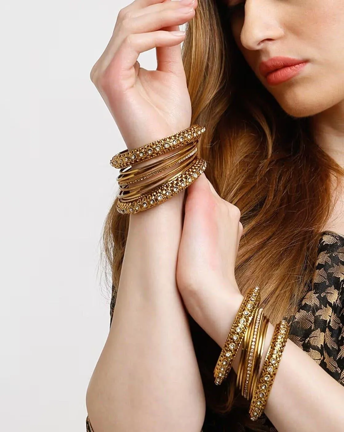 16 Golden Metal Bangle Set