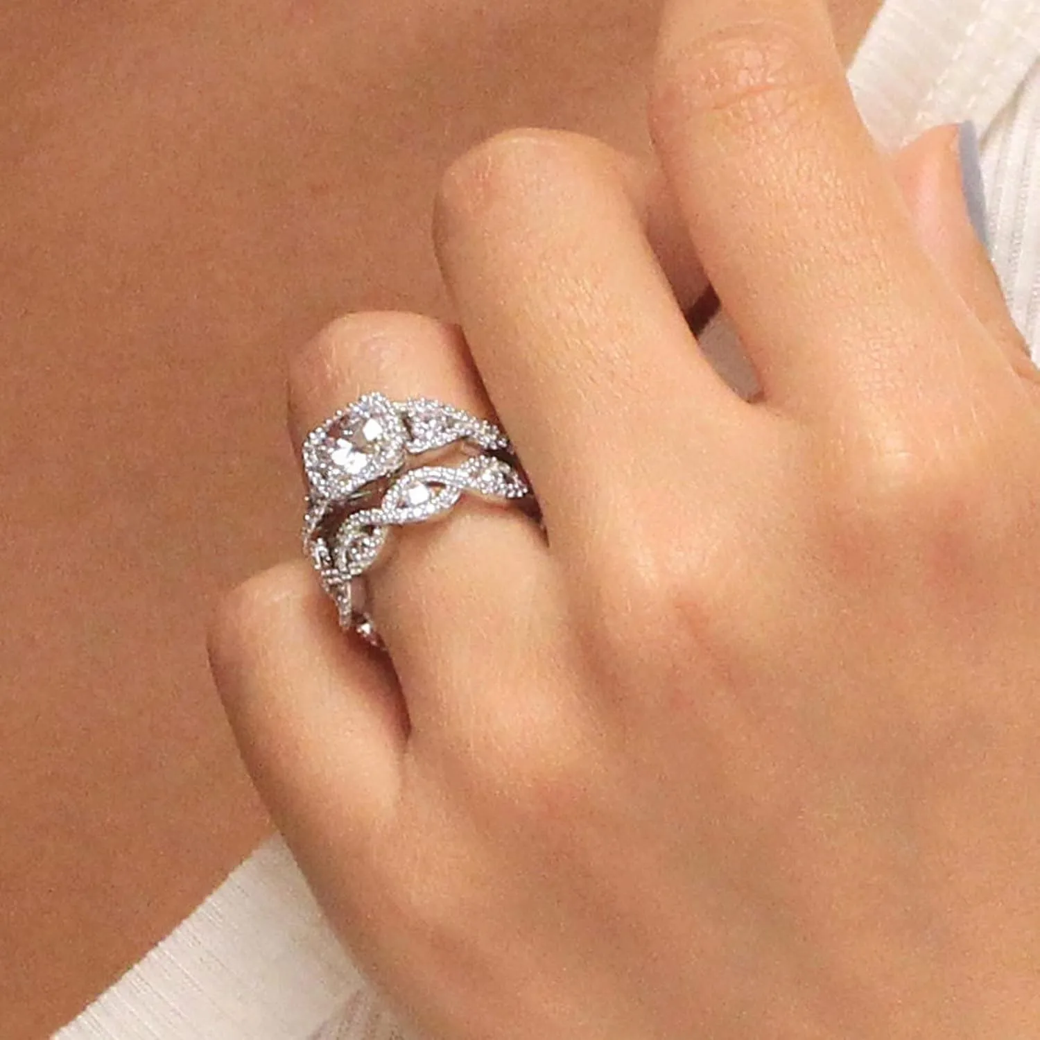 2pcs Inlaid Zircon Wedding Band for Women Stackable Diamond Proposal Ring Exquisite Elegant Promise Ring