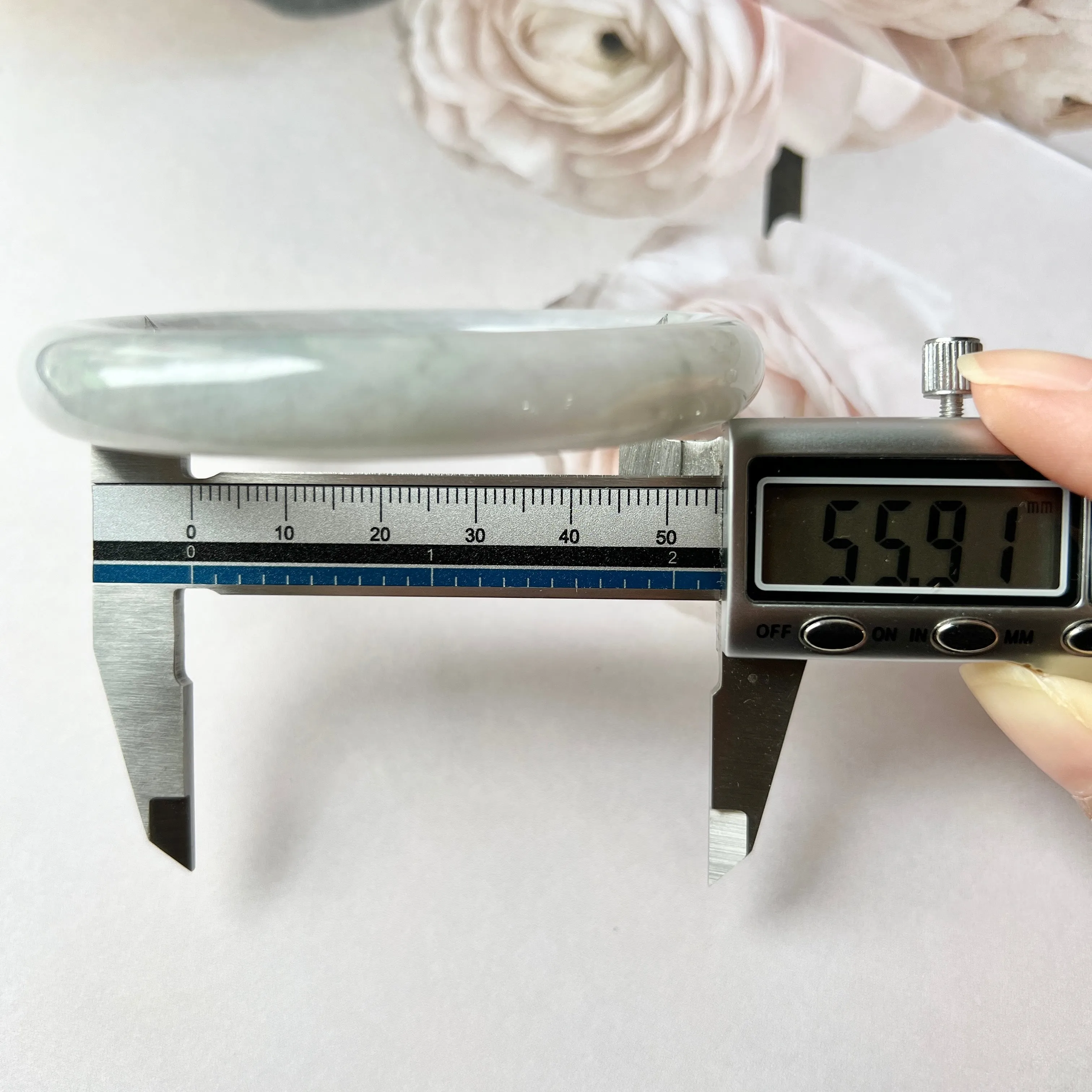 55.9mm A-Grade Natural Lilac Floral Jadeite Traditional Round Bangle No.330071