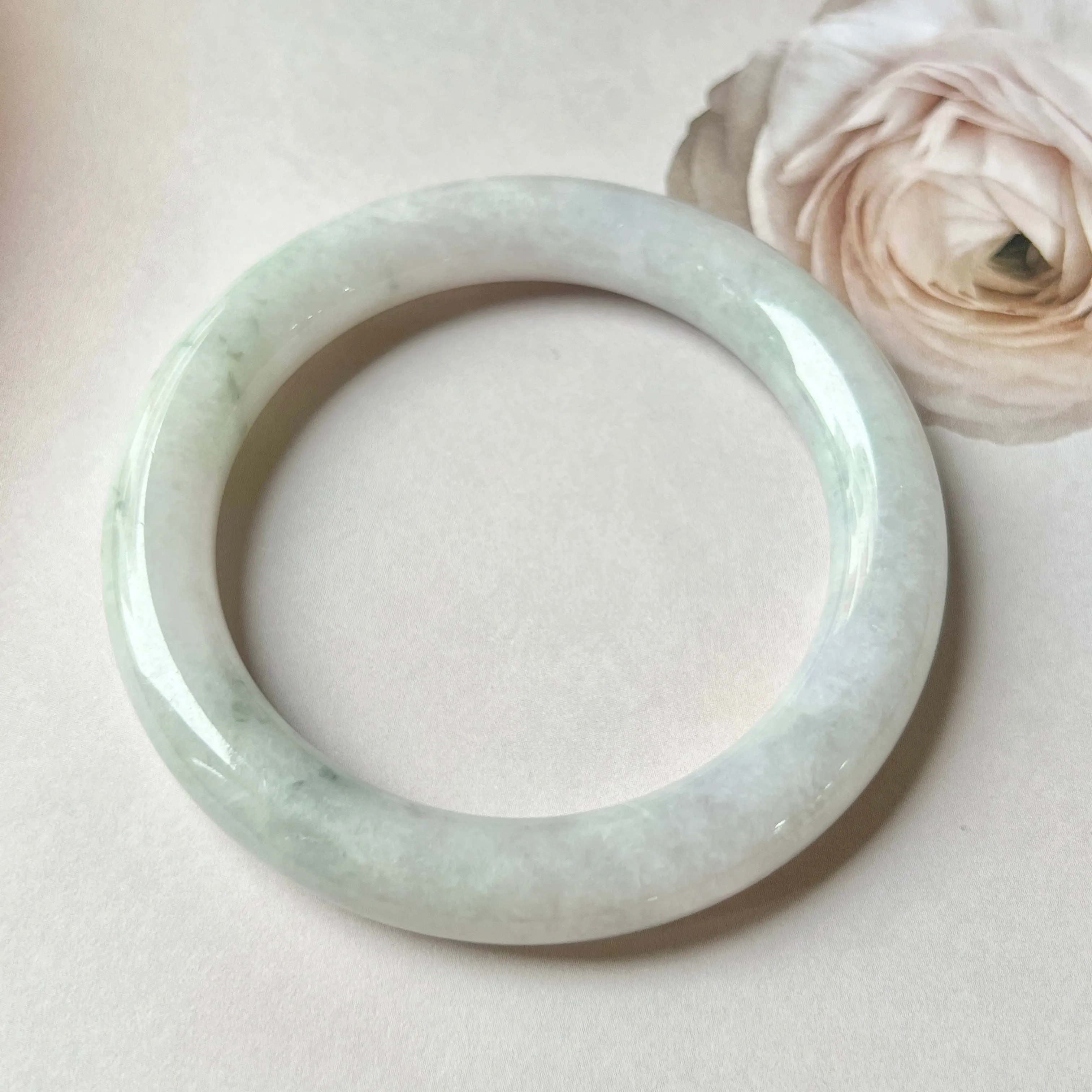 55.9mm A-Grade Natural Lilac Floral Jadeite Traditional Round Bangle No.330071