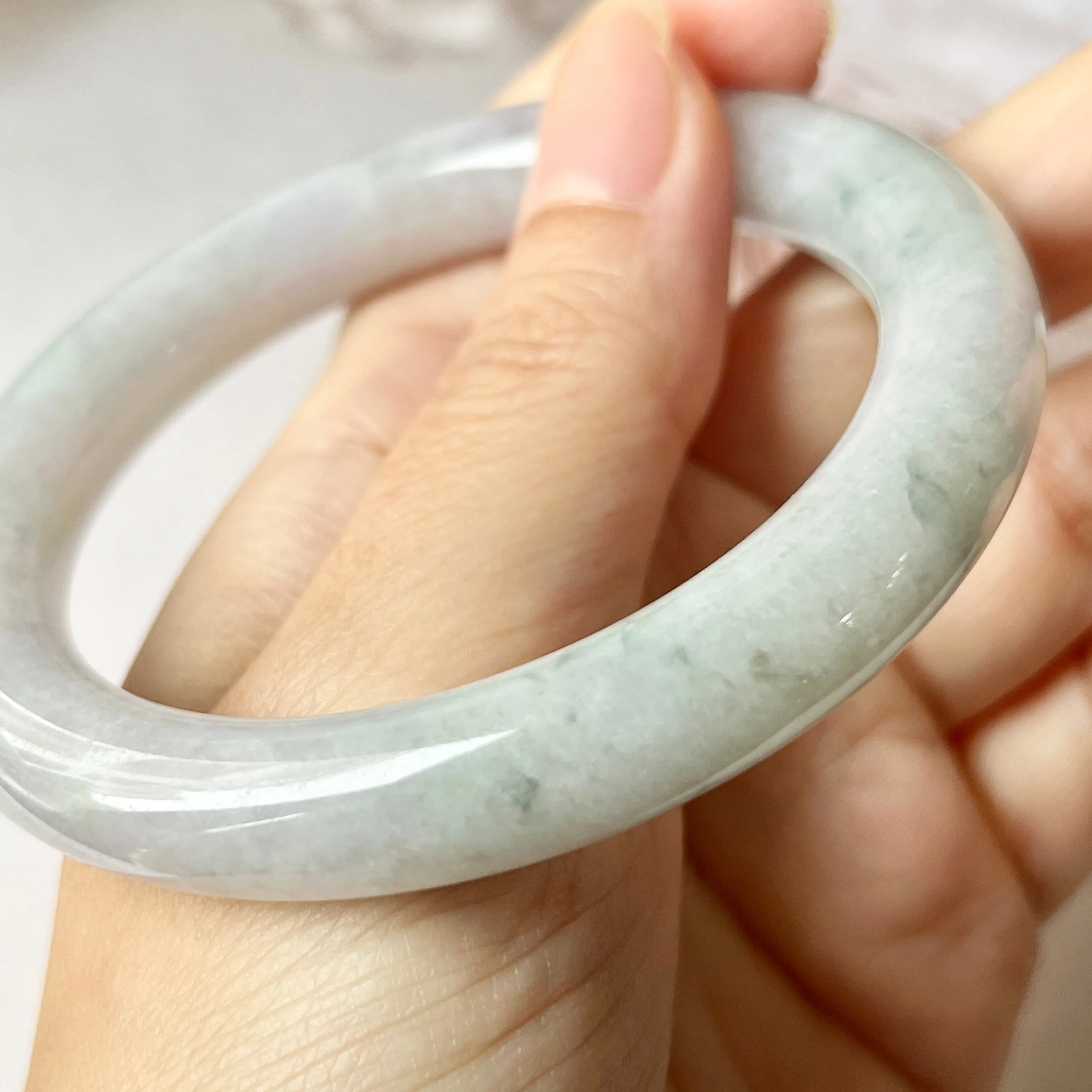 55.9mm A-Grade Natural Lilac Floral Jadeite Traditional Round Bangle No.330071