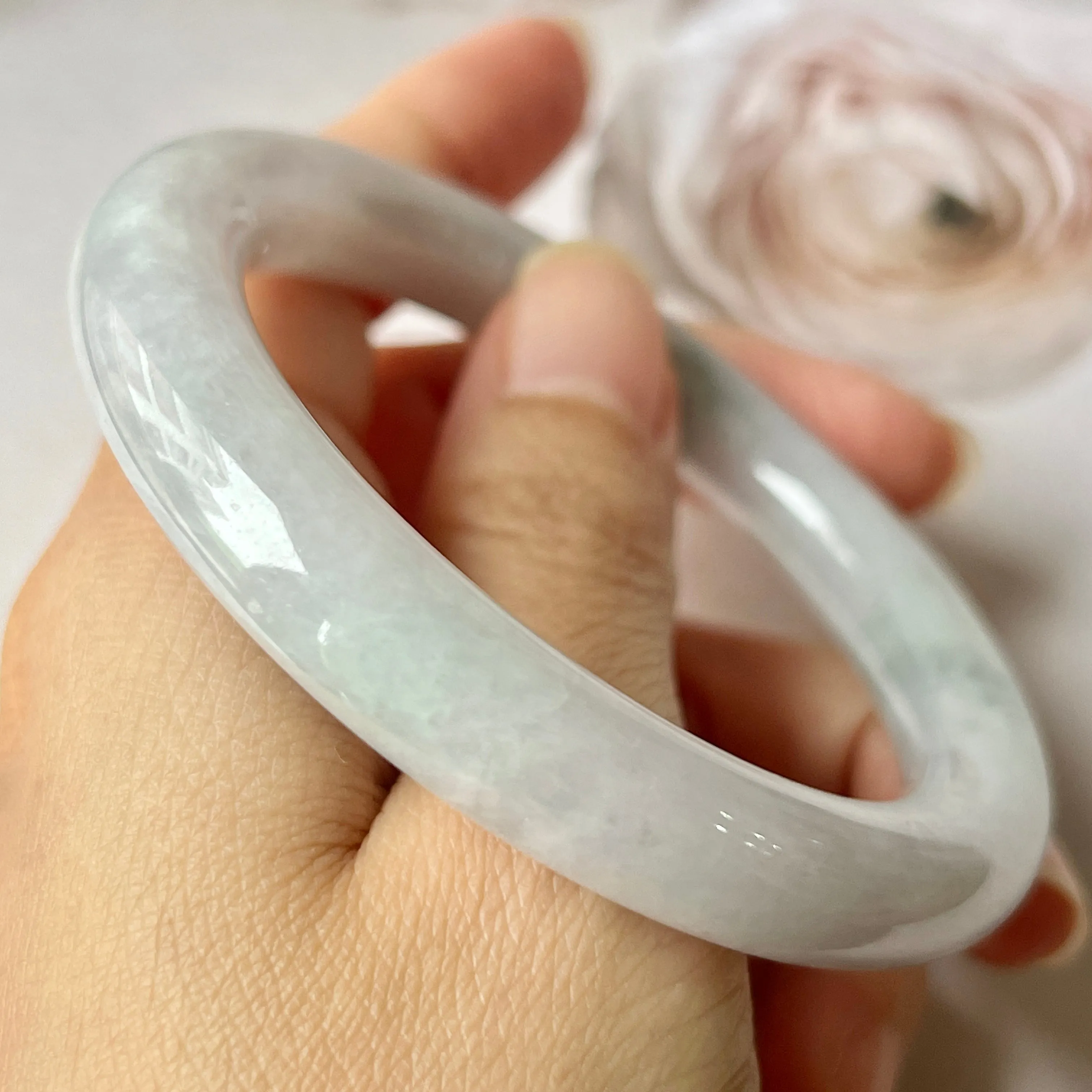 55.9mm A-Grade Natural Lilac Floral Jadeite Traditional Round Bangle No.330071