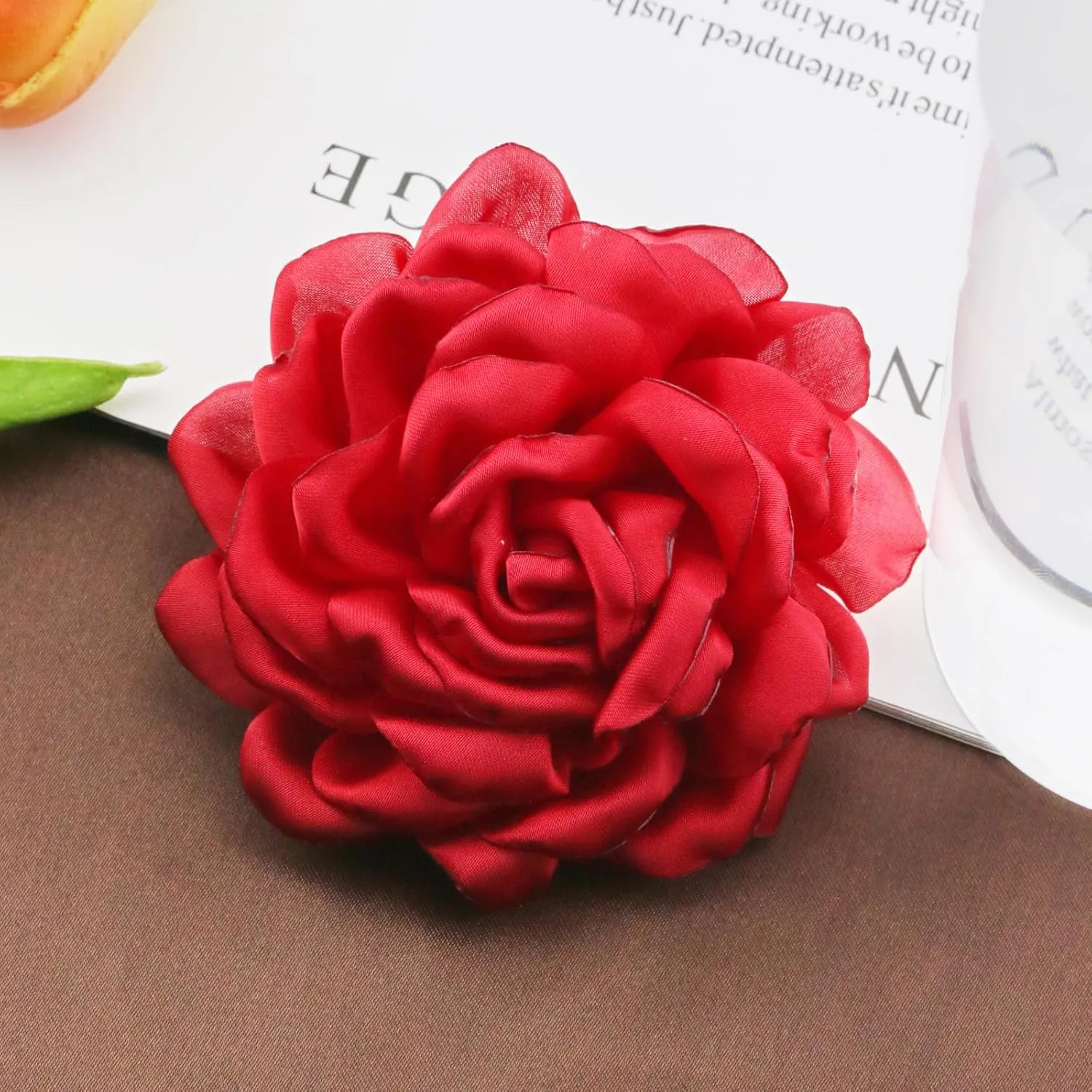Dainty Fabric Flower Brooches Large Silk Lapel Pin Elegant Camellia Flower Brooch Pins for Women Classic Formal Occasions Clothing Accessories