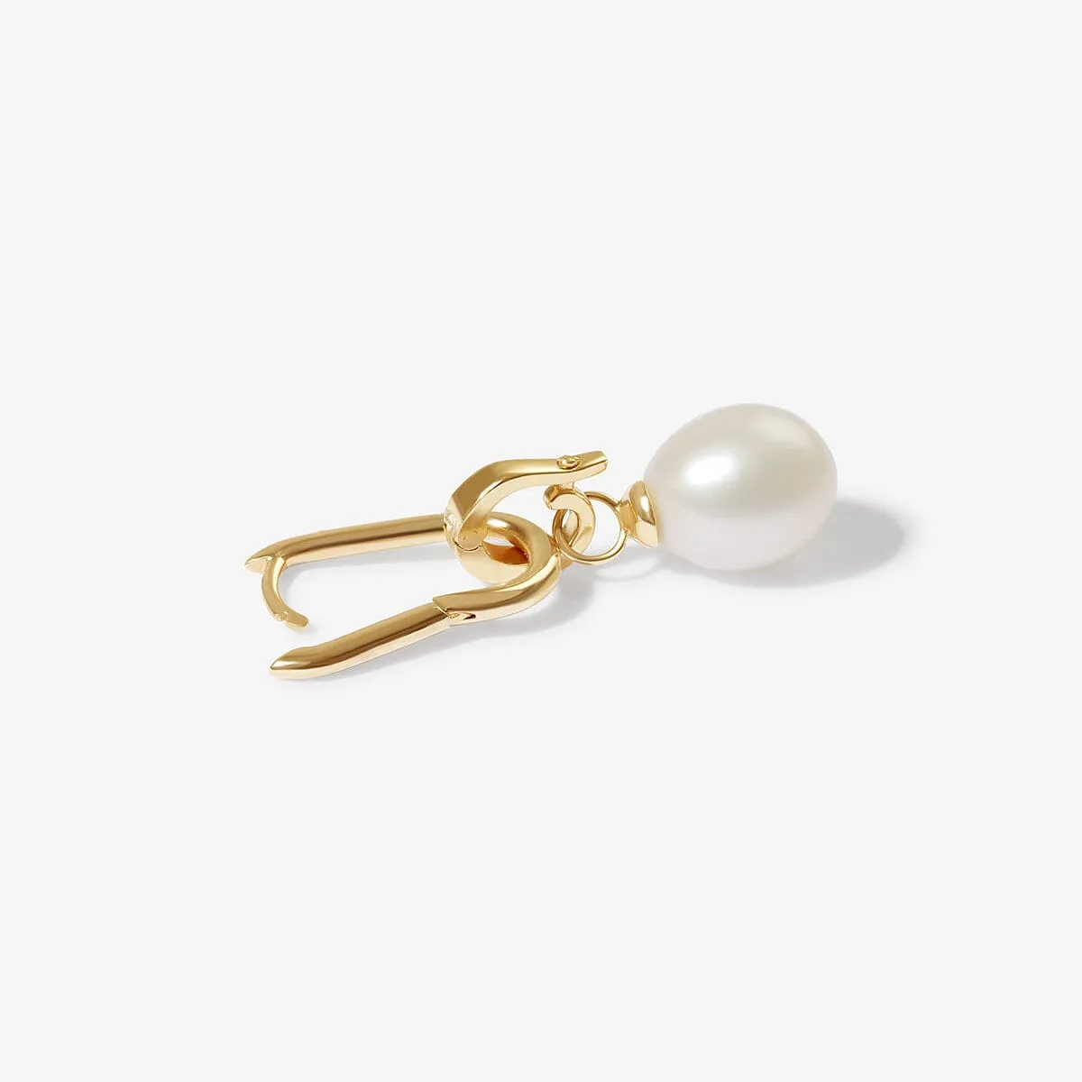 DIY pearl earring
