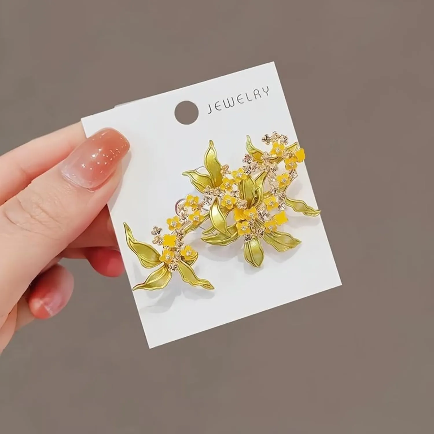 Elegant Flower Brooch for Women, Vintage Premium Enamel Boutonniere, Coat and Suit Pendant Necklace, Jasmine Magnolia Lily Osmanthus Designs