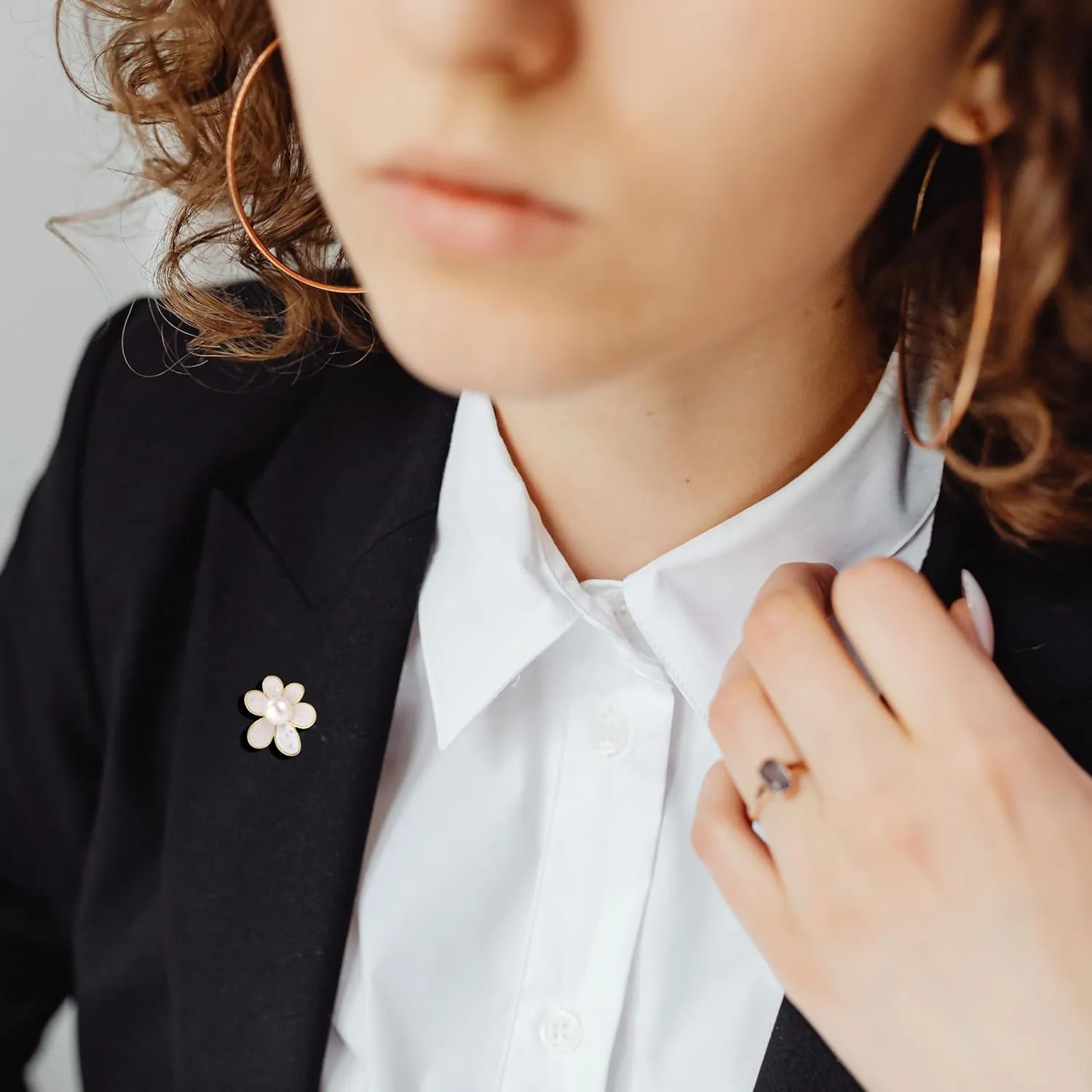 Floral Pearl Brooch Austrian Crystal Rhinestone Pins Gold Plated Leaf Lapel Pin Four Leaf Clover Brooch Birthday Graduation Jewelry Gift for Women Men