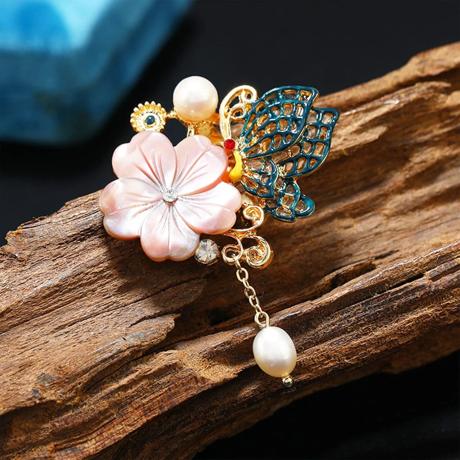 Flower Brooch for Women with Crystals, Pearl, Fashionable Gold Brooch Elegant Rhinestone Brooches Pins Flower Jewelry Blossom Pins and Brooches for Banquet, Party