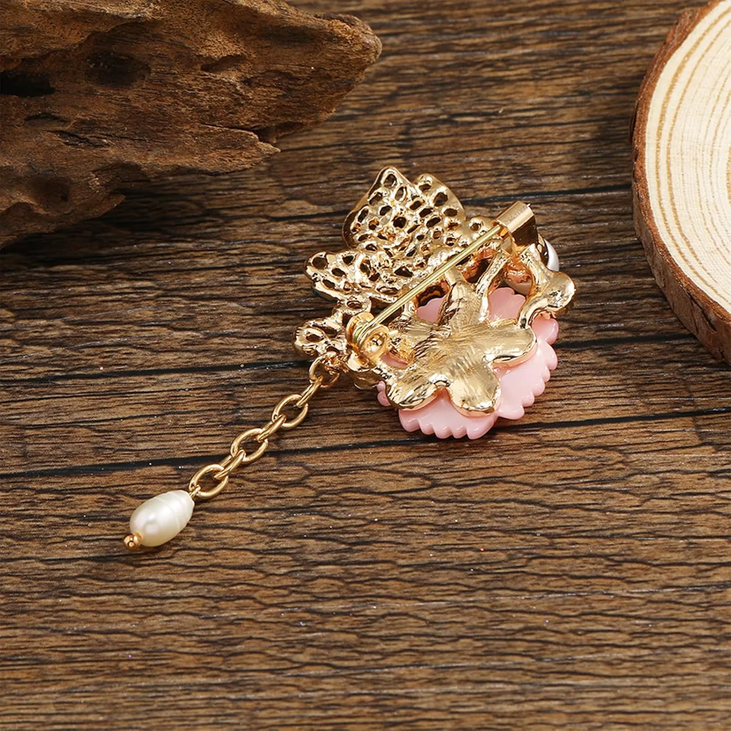 Flower Brooch for Women with Crystals, Pearl, Fashionable Gold Brooch Elegant Rhinestone Brooches Pins Flower Jewelry Blossom Pins and Brooches for Banquet, Party