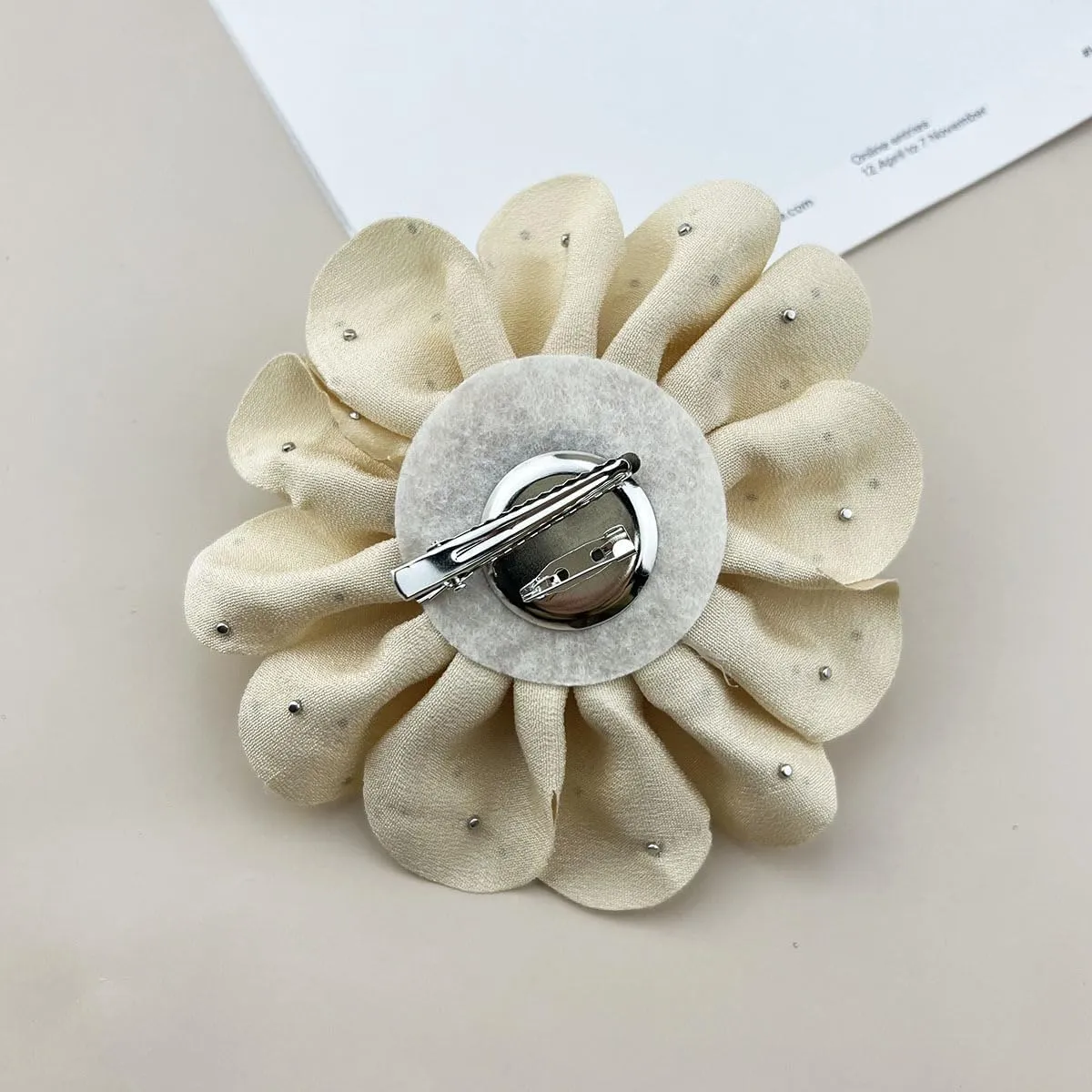 Flower Pins Large Flower Brooches Dainty Satin Fabric Rose Flower Brooches Lapel Pins Delicate Elegant Silk Camellia Flower Oversized Brooch Pin for Women Wedding Part Dance Dress Suit Clothes Accessories Prom Jewelry Gifts