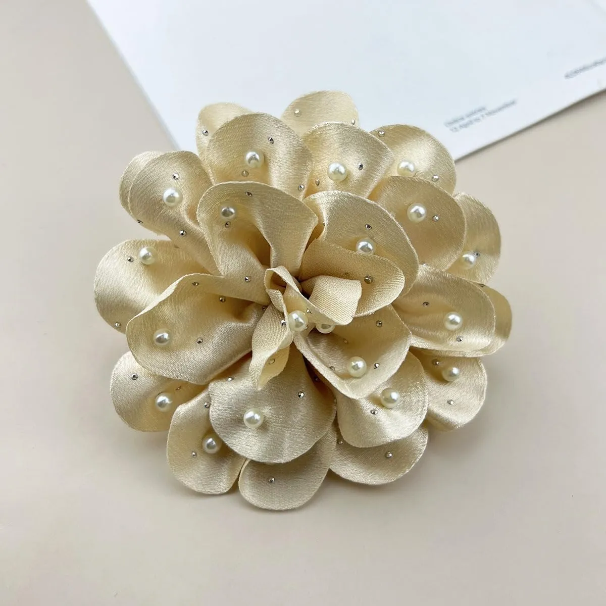 Flower Pins Large Flower Brooches Dainty Satin Fabric Rose Flower Brooches Lapel Pins Delicate Elegant Silk Camellia Flower Oversized Brooch Pin for Women Wedding Part Dance Dress Suit Clothes Accessories Prom Jewelry Gifts