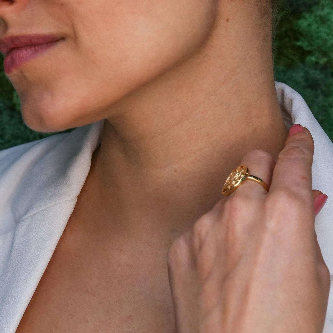 Gold Tree Ring - Tree of Life Ring - Vintage Round Ring