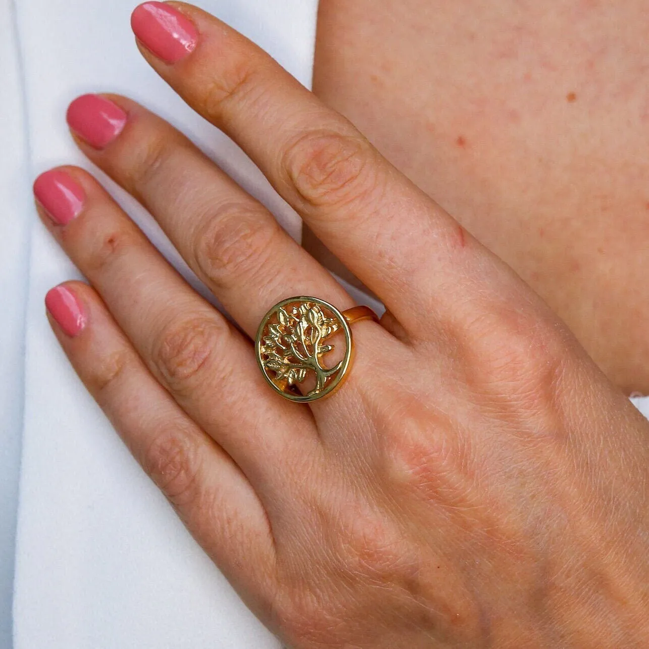Gold Tree Ring - Tree of Life Ring - Vintage Round Ring