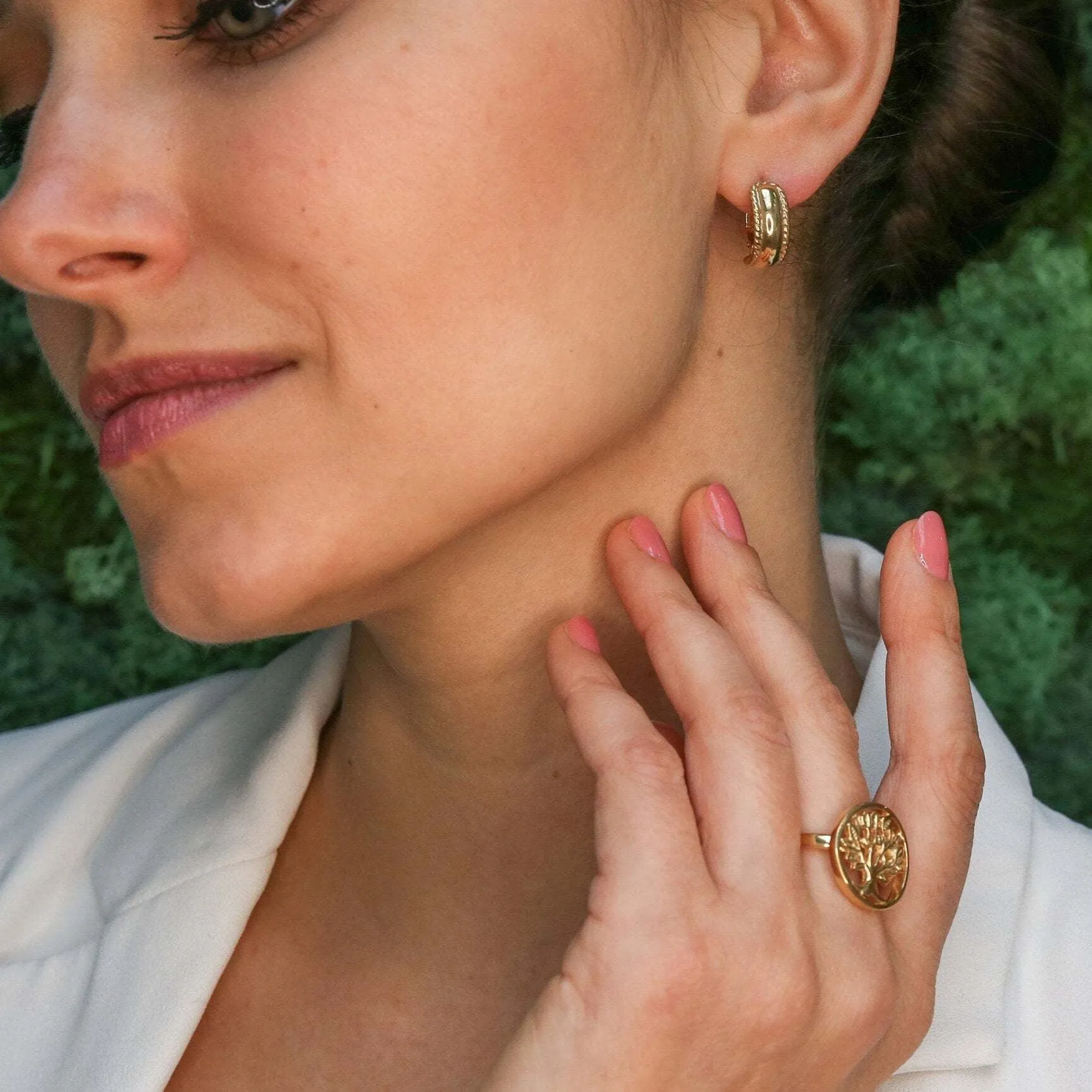 Gold Tree Ring - Tree of Life Ring - Vintage Round Ring