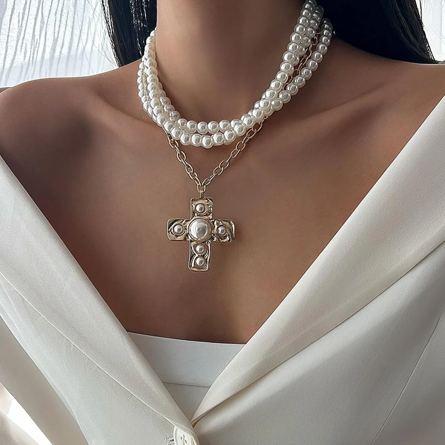 Gothic Pearl Cross Necklace Chunky Cross Necklaces for Women Chunky Gold Charm Necklace Layered Pearl Choker Necklaces Halloween Jewelry for Women
