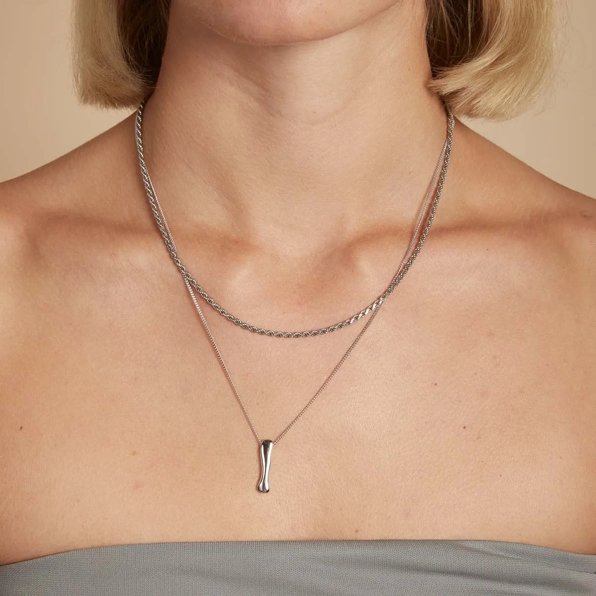 I Initial Bold Pendant Necklace in Silver