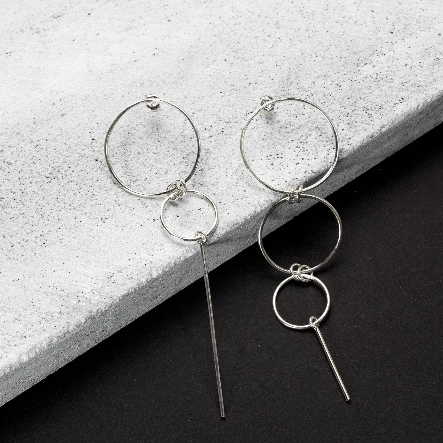 Juggling asymmetric Earrings - Silver