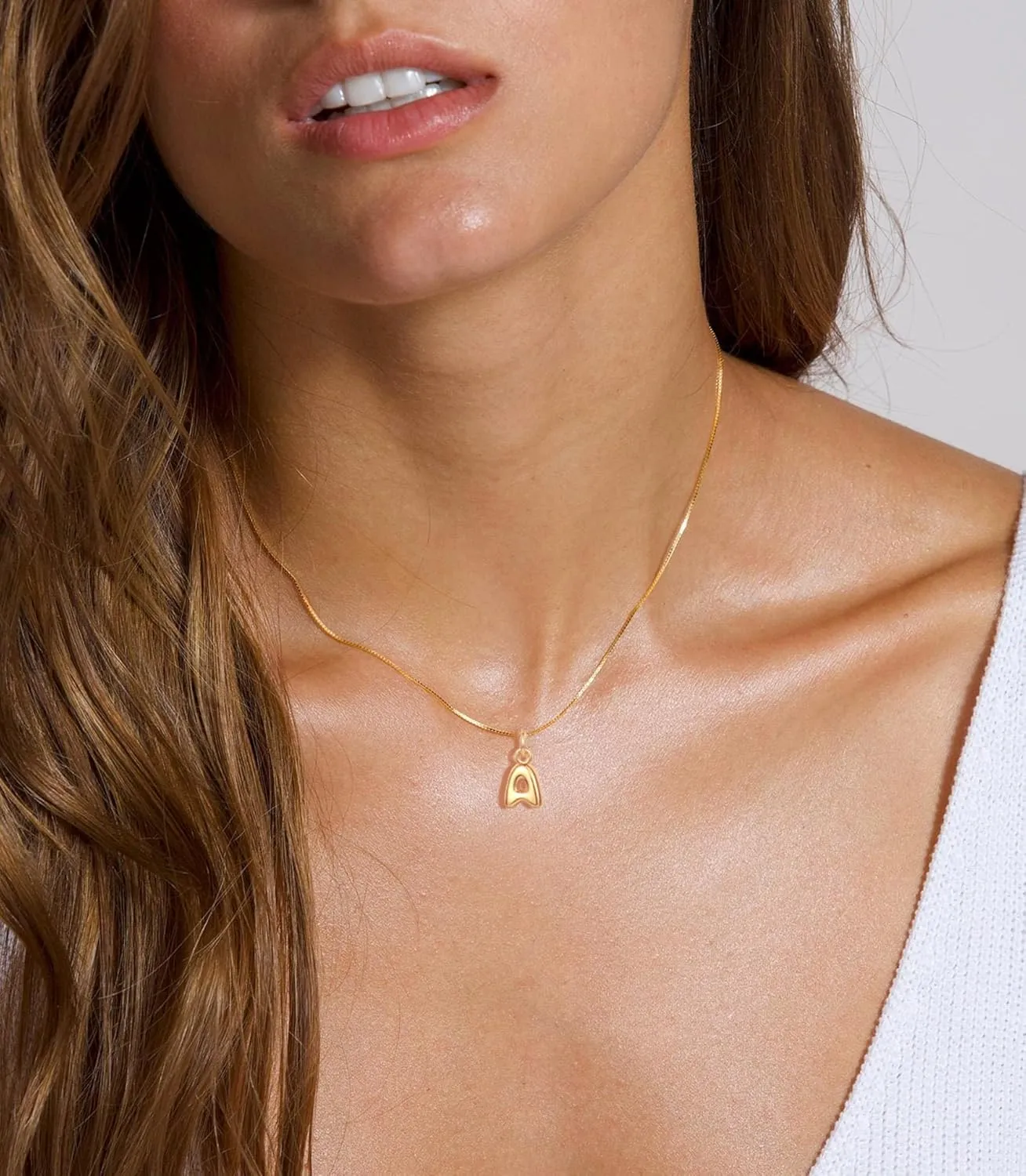 KOHOTA Gold Bubble Letter Necklace for Women 14k Gold Plated Balloon Initial Letter Pendant Necklace Personalized Dainty Tiny A-Z Name Charm Choker Necklace Simple Cute Trendy Jewelry Gift for Women