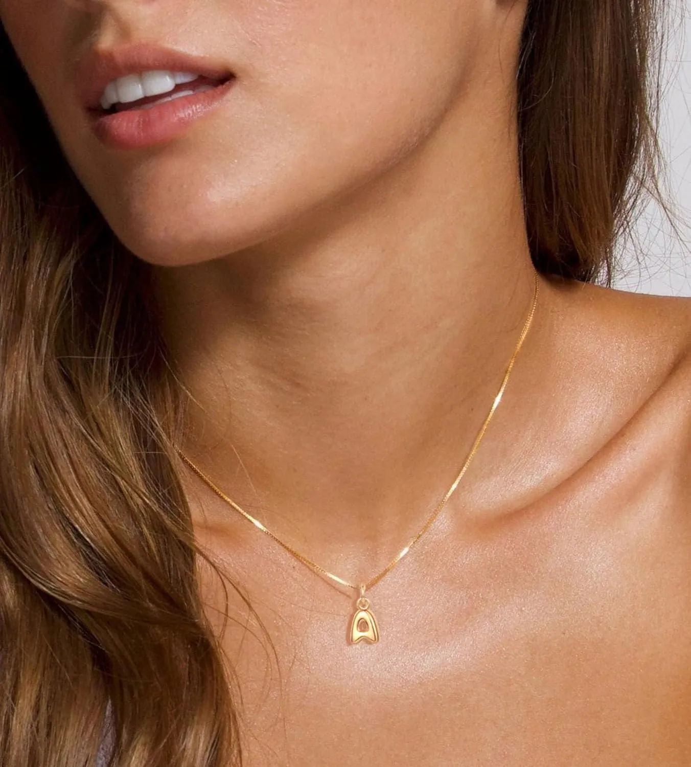 KOHOTA Gold Bubble Letter Necklace for Women 14k Gold Plated Balloon Initial Letter Pendant Necklace Personalized Dainty Tiny A-Z Name Charm Choker Necklace Simple Cute Trendy Jewelry Gift for Women