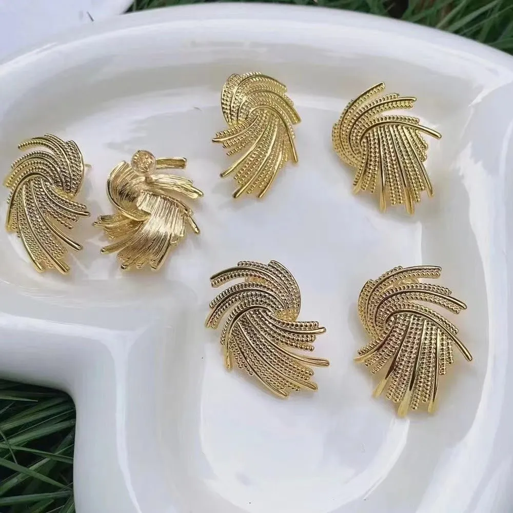 MAC171  High-end And Unique Geometric Metal Earrings