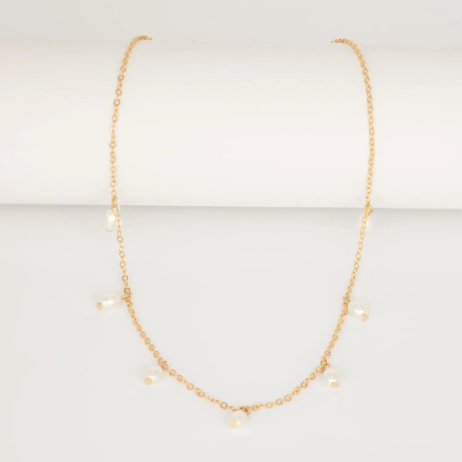 Pearl Choker Necklaces for Women Golden Plated Imitation Pearl Charm Necklace Simple Fashion Everyday Gold Jewelry for Women
