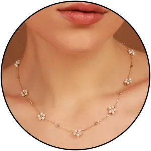 Pearl Choker Necklaces for Women White Beaded Flower Necklaces Dainty Gold Pearl Necklace for Teen Girls Jewelry Gift