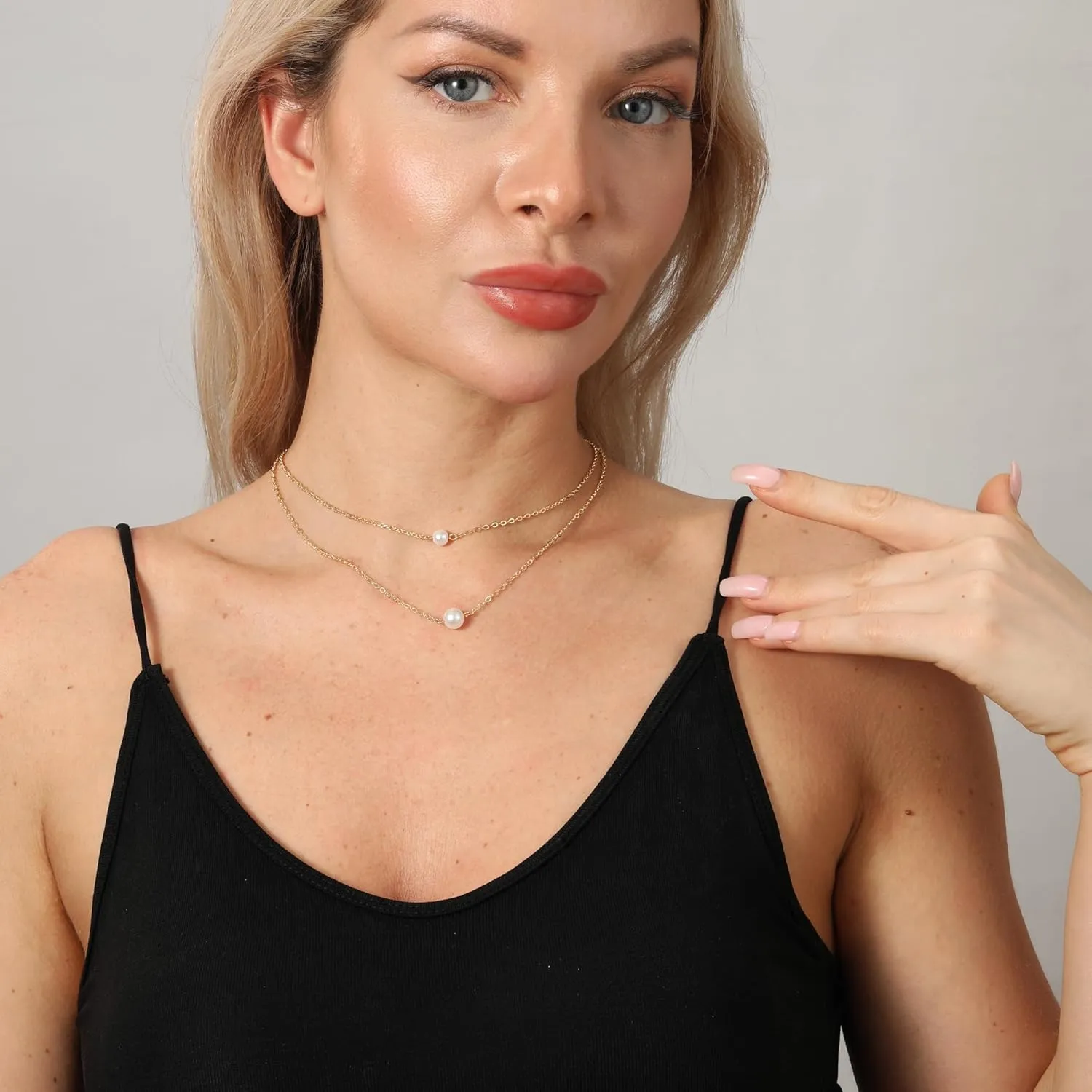 Pearl Necklaces for Women 14k Gold Plated Dainty Choker Layered Pearls Pendant Necklace for Girls Cute Simple Faux Pearl Necklace Trendy Thin Small Drop Chain Wedding Prom Bridal Jewelry Gift
