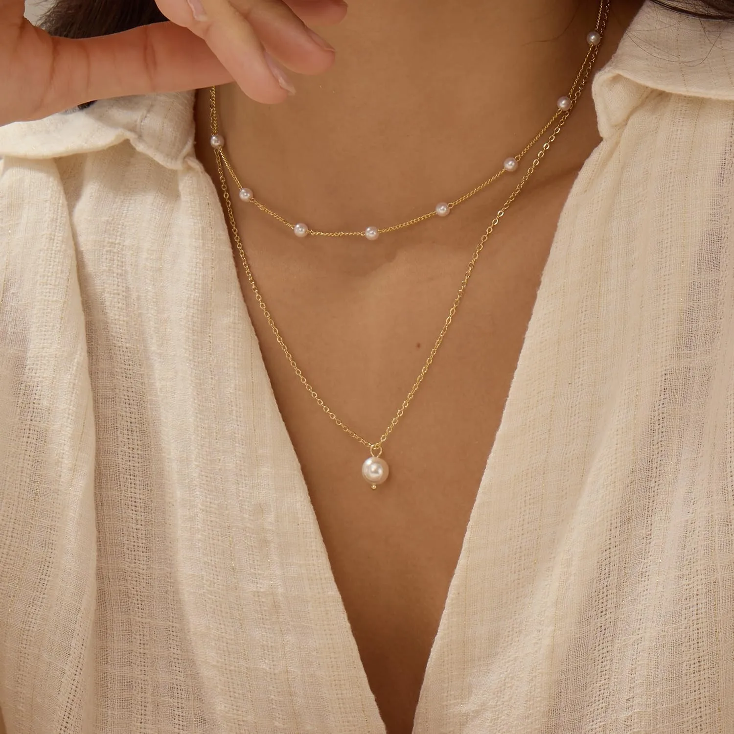 Pearl Necklaces for Women Dainty 14K Gold/Silver Plated Layered Simple Pearl Choker Necklaces Cute Single White Pearl Necklace Teen Gift Trendy Stuff Bridesmaid Gifts Wedding Jewelry