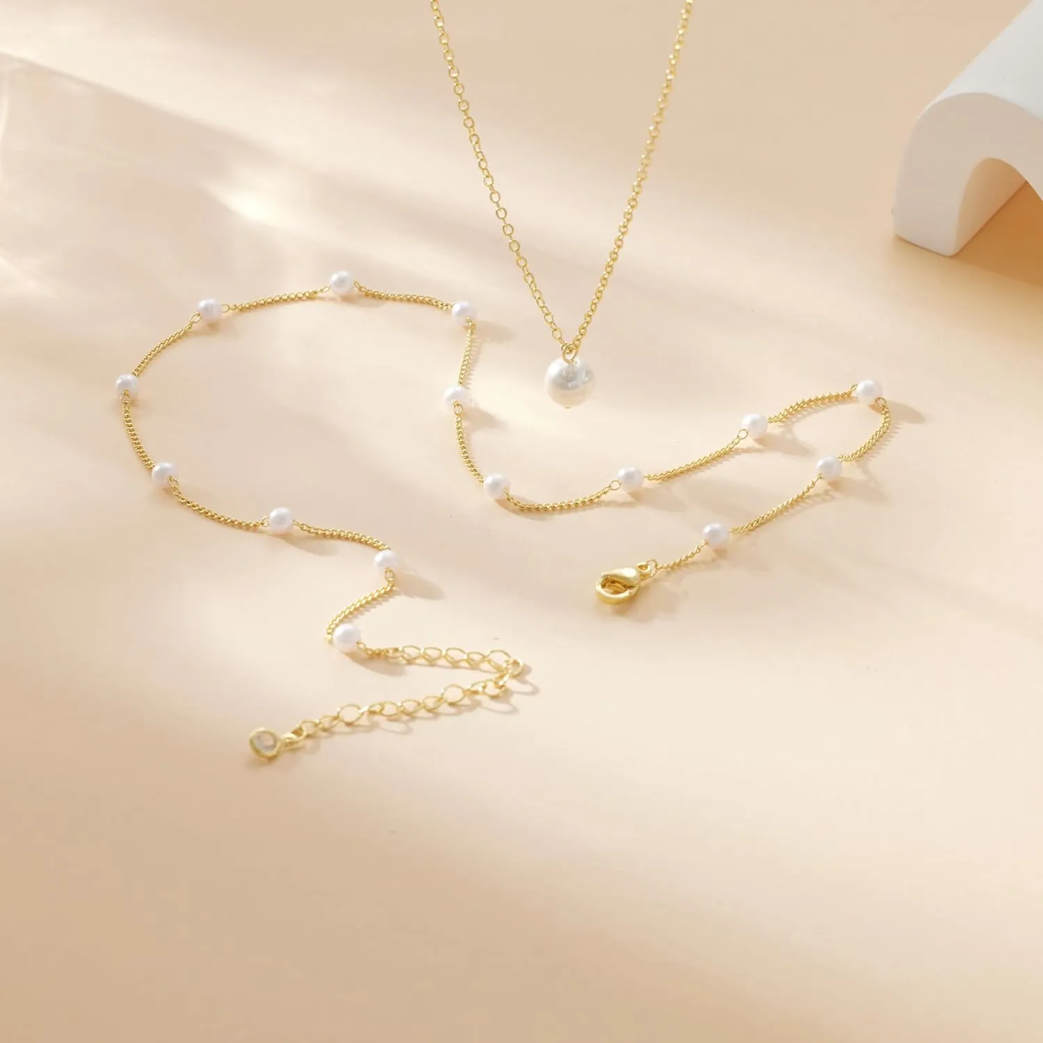 Pearl Necklaces for Women Dainty 14K Gold/Silver Plated Layered Simple Pearl Choker Necklaces Cute Single White Pearl Necklace Teen Gift Trendy Stuff Bridesmaid Gifts Wedding Jewelry