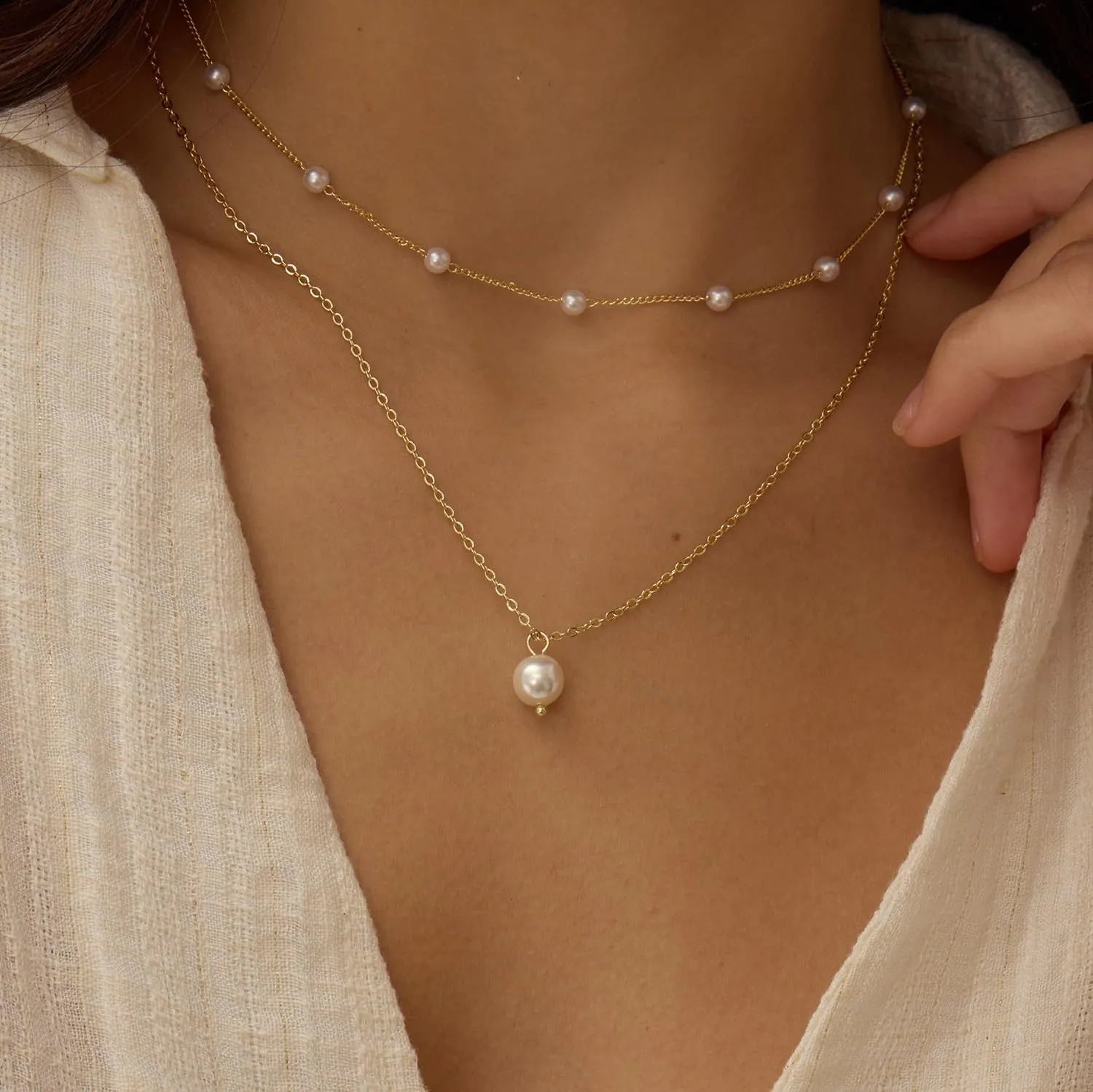 Pearl Necklaces for Women Dainty 14K Gold/Silver Plated Layered Simple Pearl Choker Necklaces Cute Single White Pearl Necklace Teen Gift Trendy Stuff Bridesmaid Gifts Wedding Jewelry
