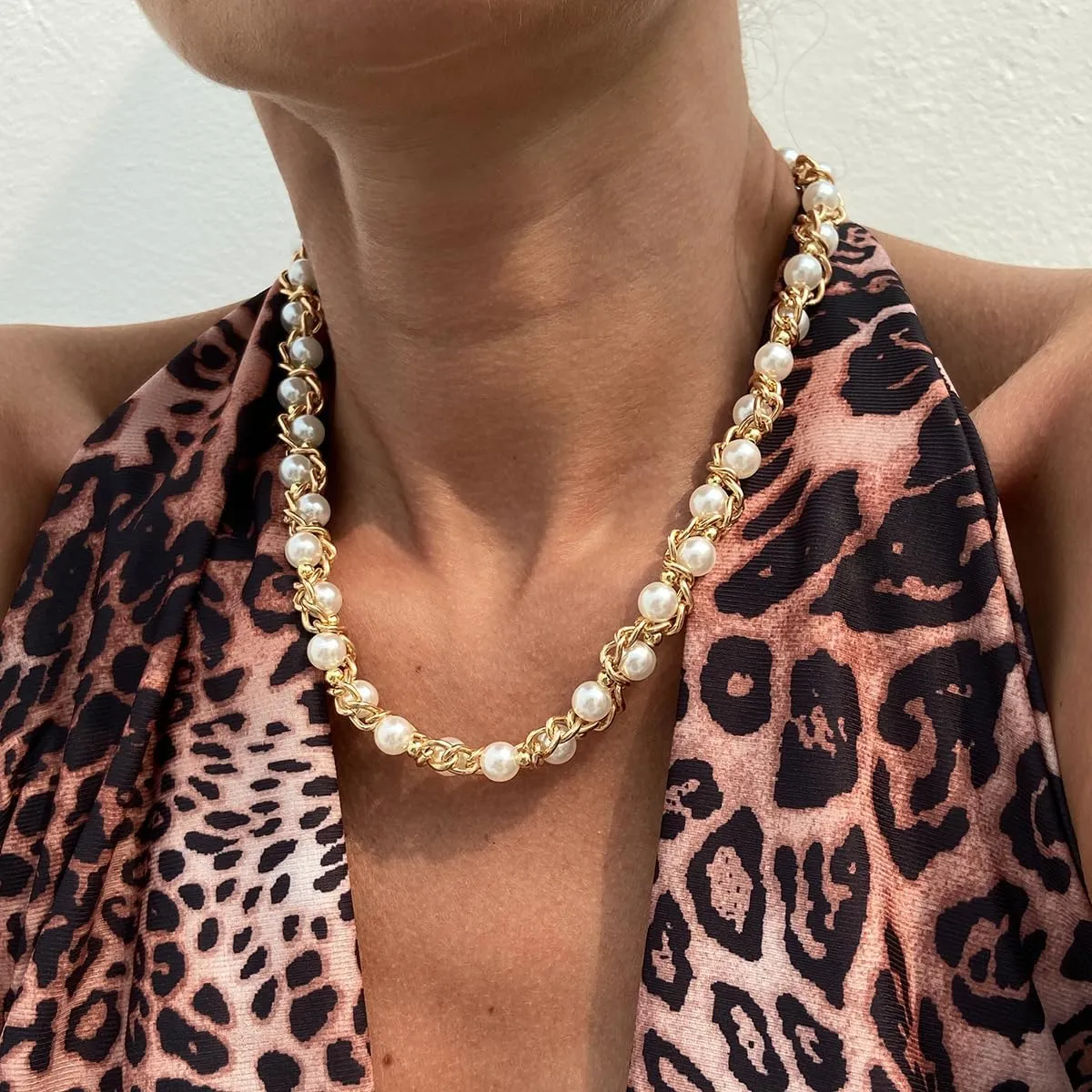 Pearl Necklaces for Women Dainty Gold Plated Pearl Necklaces Adjustable Chain Pearl Choker Minimalist Jewelry Trendy Statement Bride Wedding Jewelry Gift