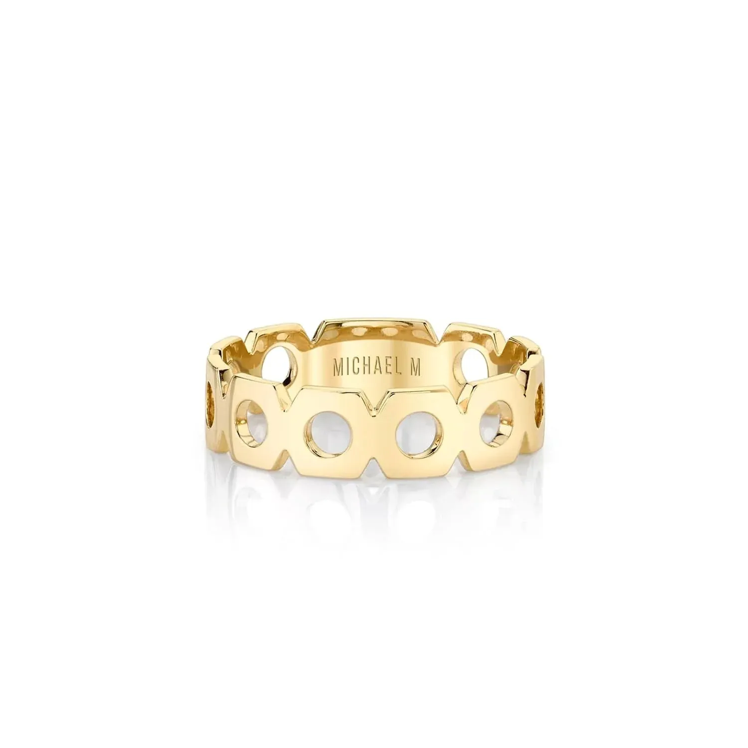 Signature Negative Space Band B438