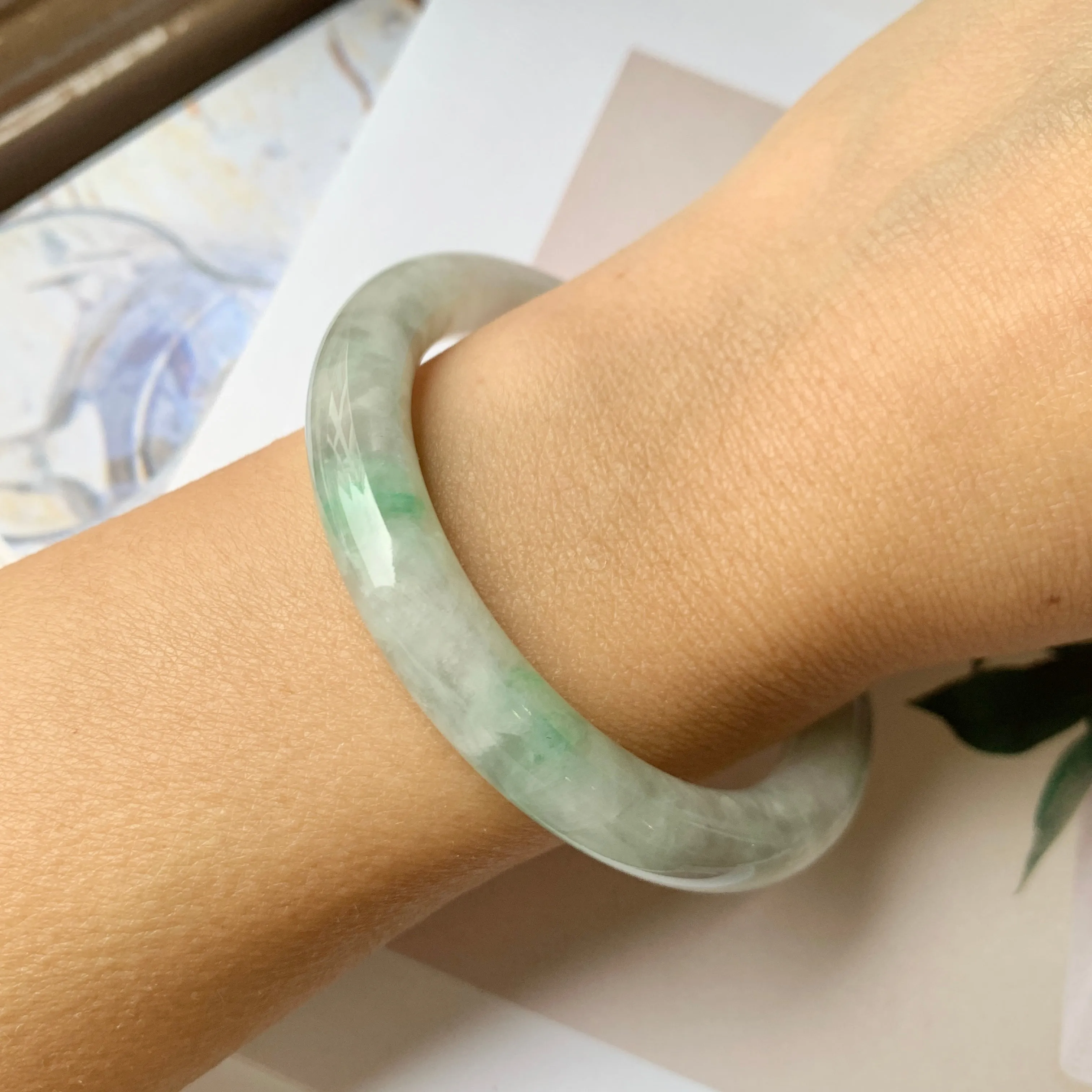 SOLD OUT: 52.4mm A-Grade Natural Light Green Jadeite Traditional Round Bangle No.151944