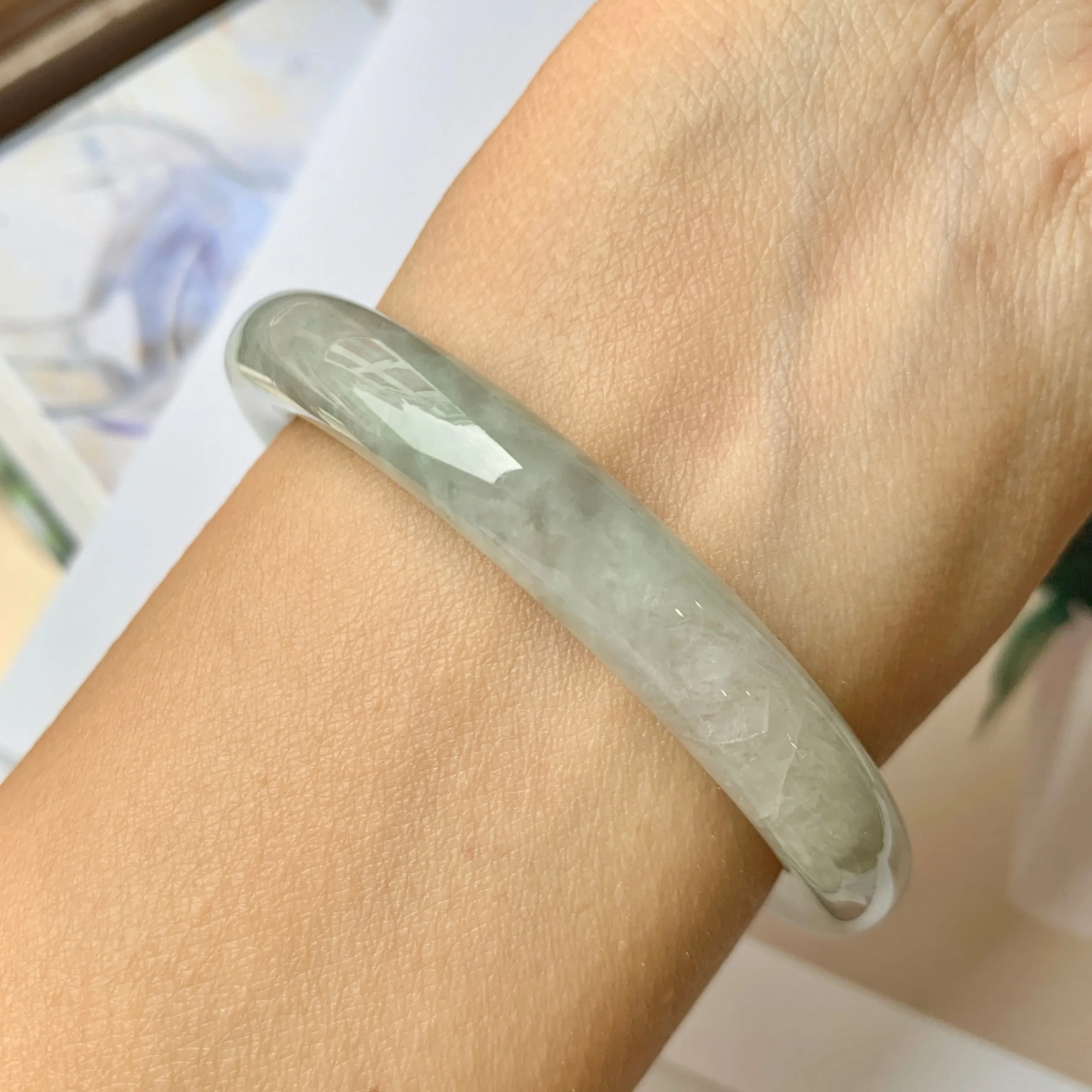 SOLD OUT: 52.4mm A-Grade Natural Light Green Jadeite Traditional Round Bangle No.151944