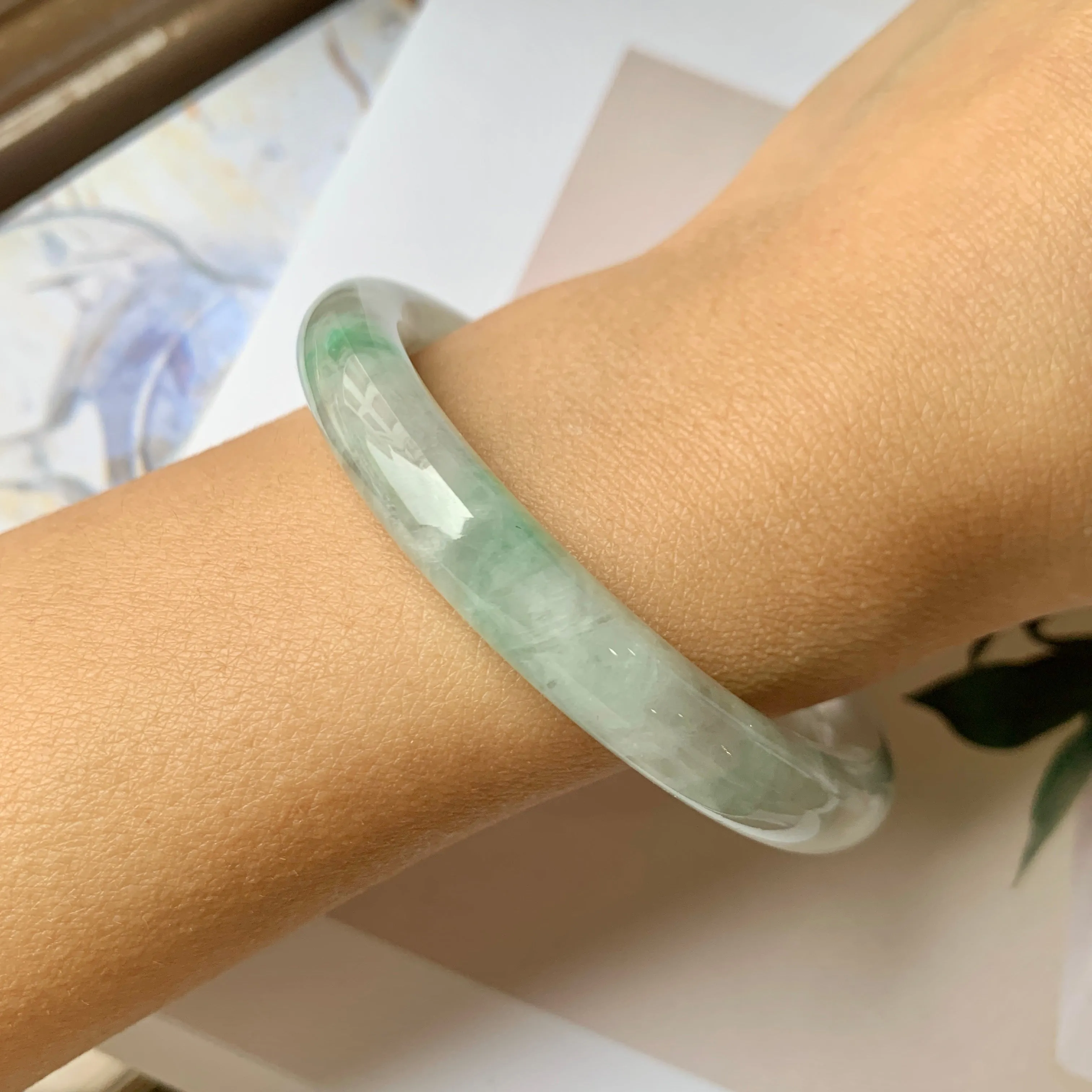 SOLD OUT: 52.4mm A-Grade Natural Light Green Jadeite Traditional Round Bangle No.151944
