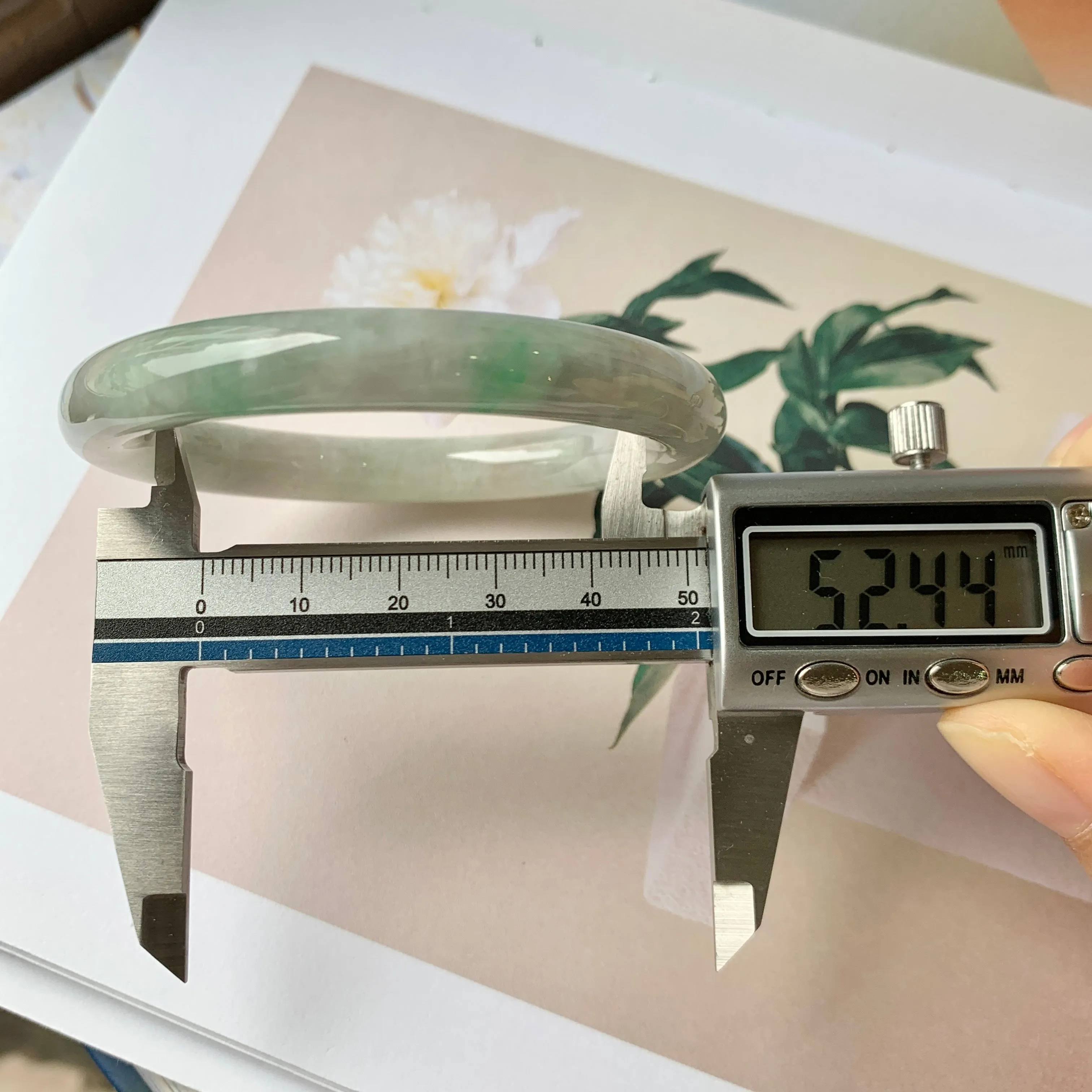 SOLD OUT: 52.4mm A-Grade Natural Light Green Jadeite Traditional Round Bangle No.151944