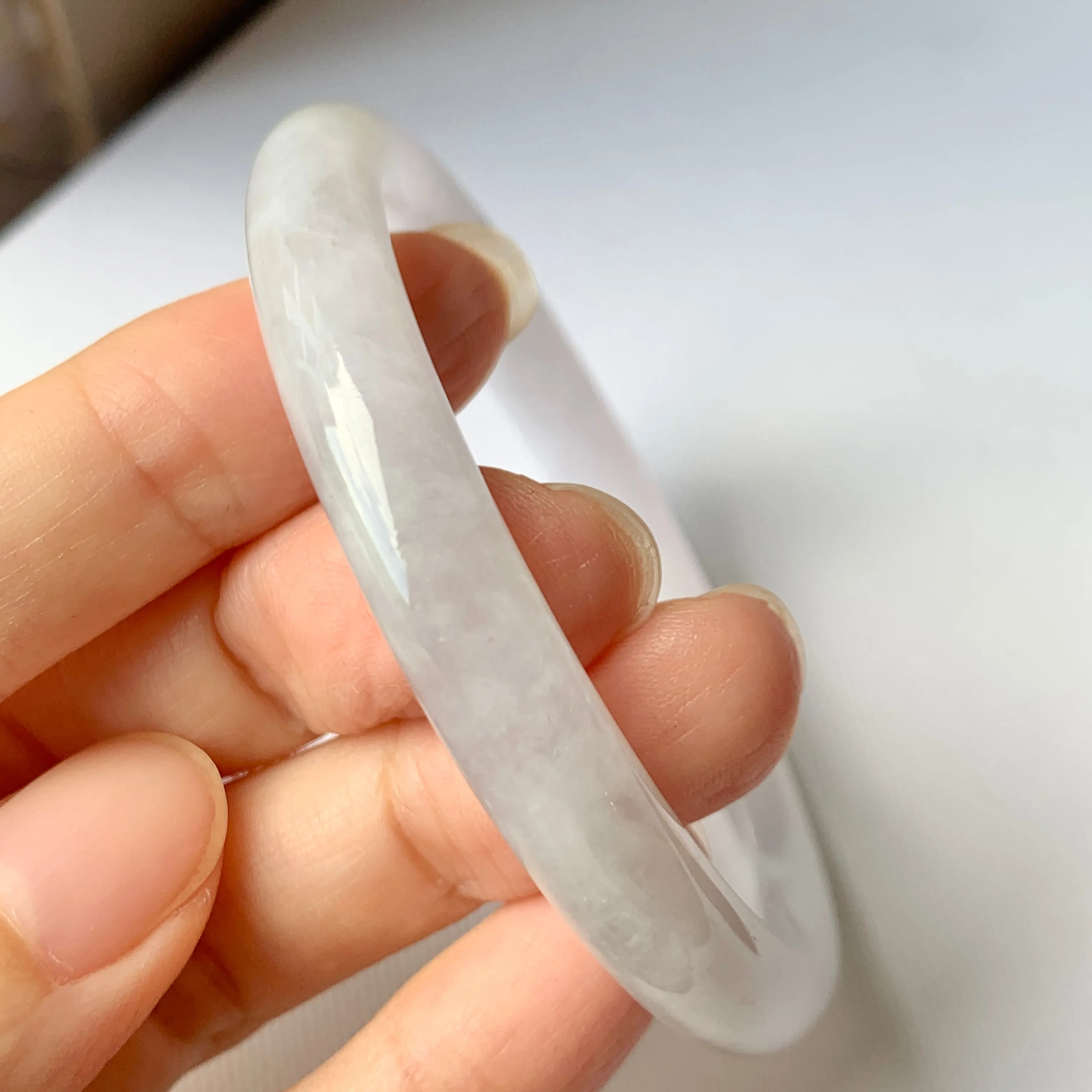 SOLD OUT: 54.4 mm A-Grade Natural Lavender Jadeite Traditional Round Bangle No.151939