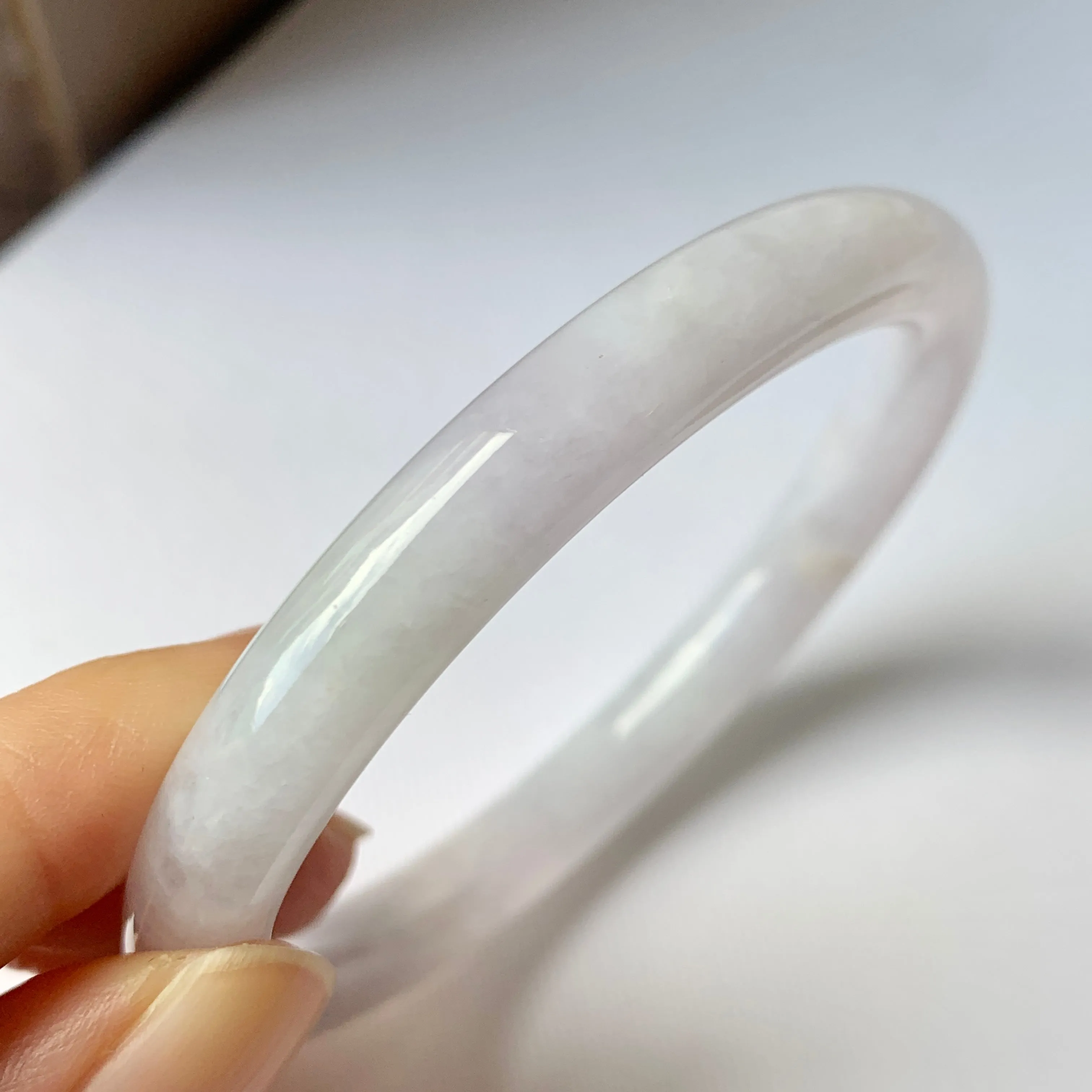 SOLD OUT: 54.4 mm A-Grade Natural Lavender Jadeite Traditional Round Bangle No.151939