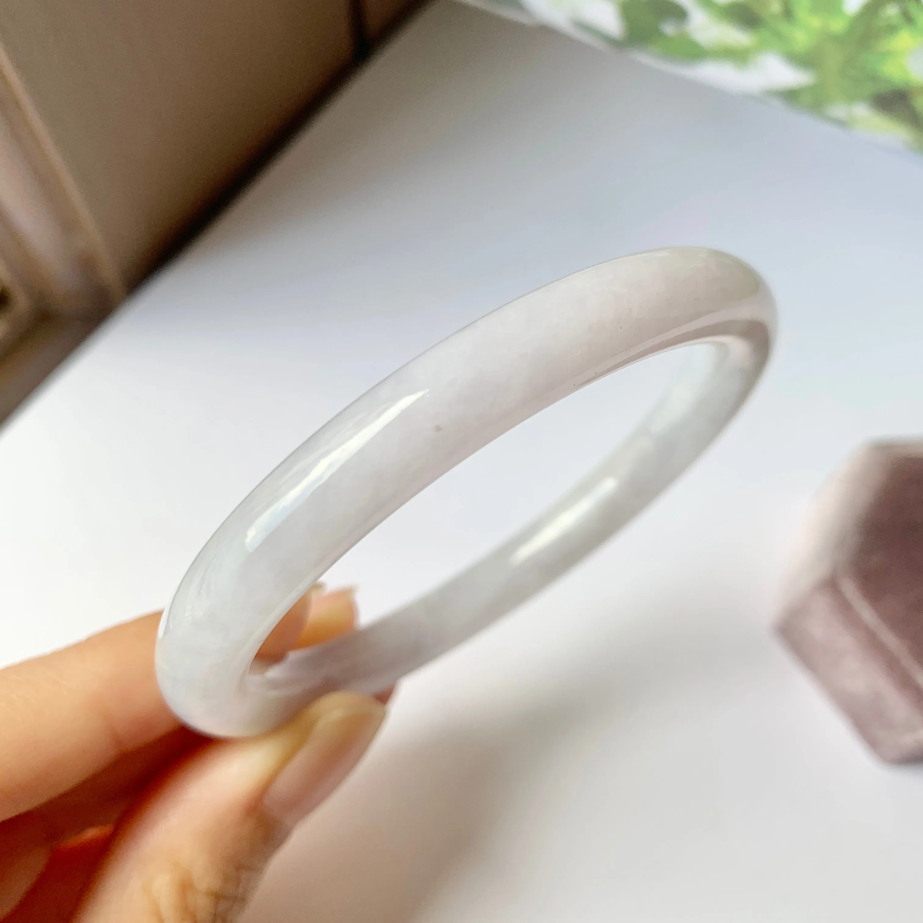 SOLD OUT: 54.4 mm A-Grade Natural Lavender Jadeite Traditional Round Bangle No.151939