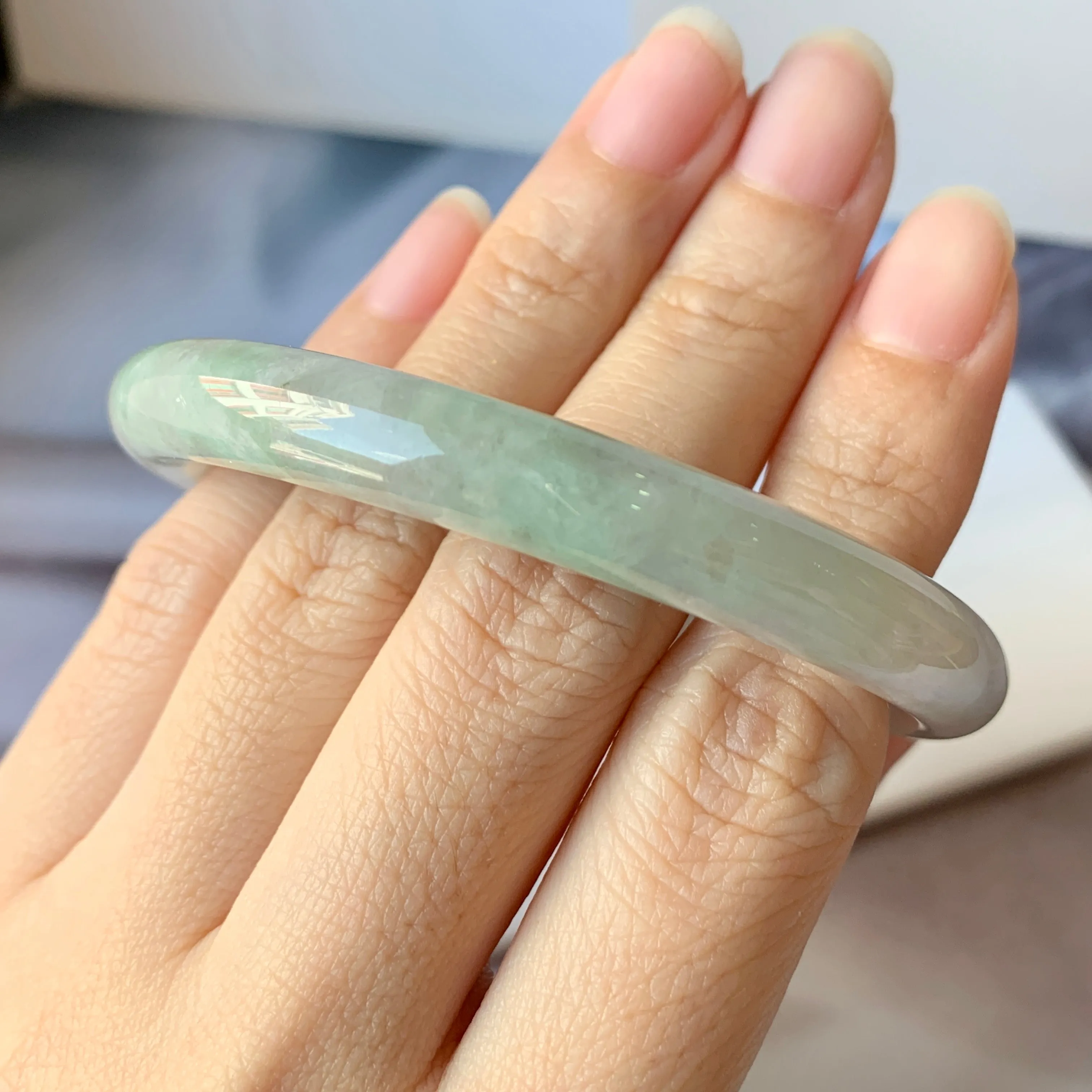 SOLD OUT: 54.5mm A-Grade Lavender Green Jadeite Traditional Round Bangle No.151719