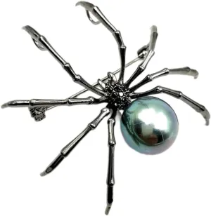 Spider Brooches Pin Halloween Spider Brooch Pin Victorian Style Mother of Pearl Body and Micro Pave Spider Brooches Pins Silver Tone,Black Halloween Pins Spider Necklace Spiderman Pin