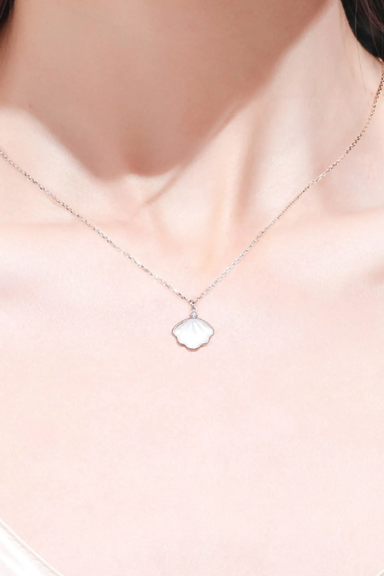 TastyHottie - Minimalist Shell Pendant Necklace
