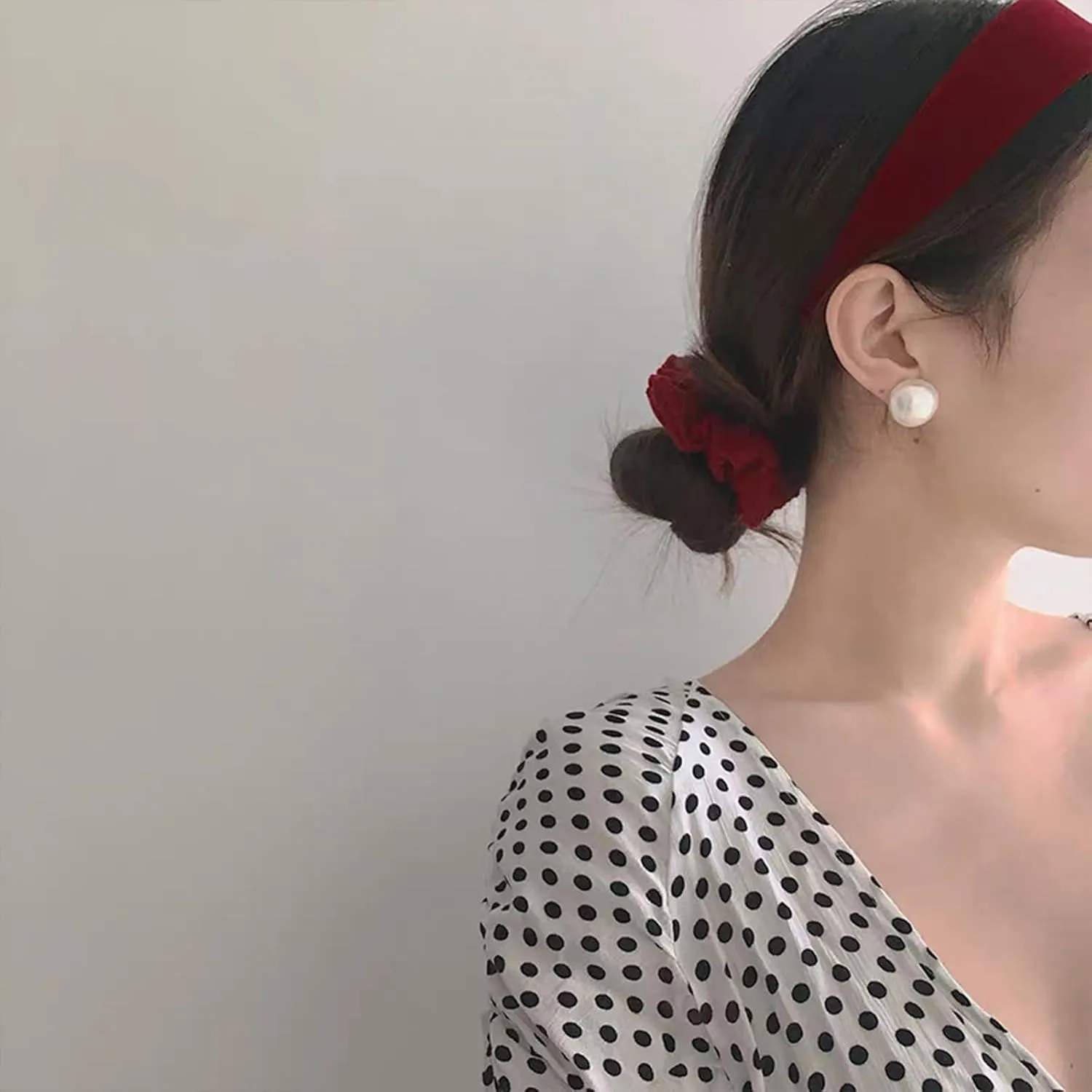 Velvet Wide Headband With Velvet Scrunchies for Women Girls, Fashion No Slip Hairband Elastic Hair Ponytail Holder Hair Tie (Solid Color-Black, One Size)