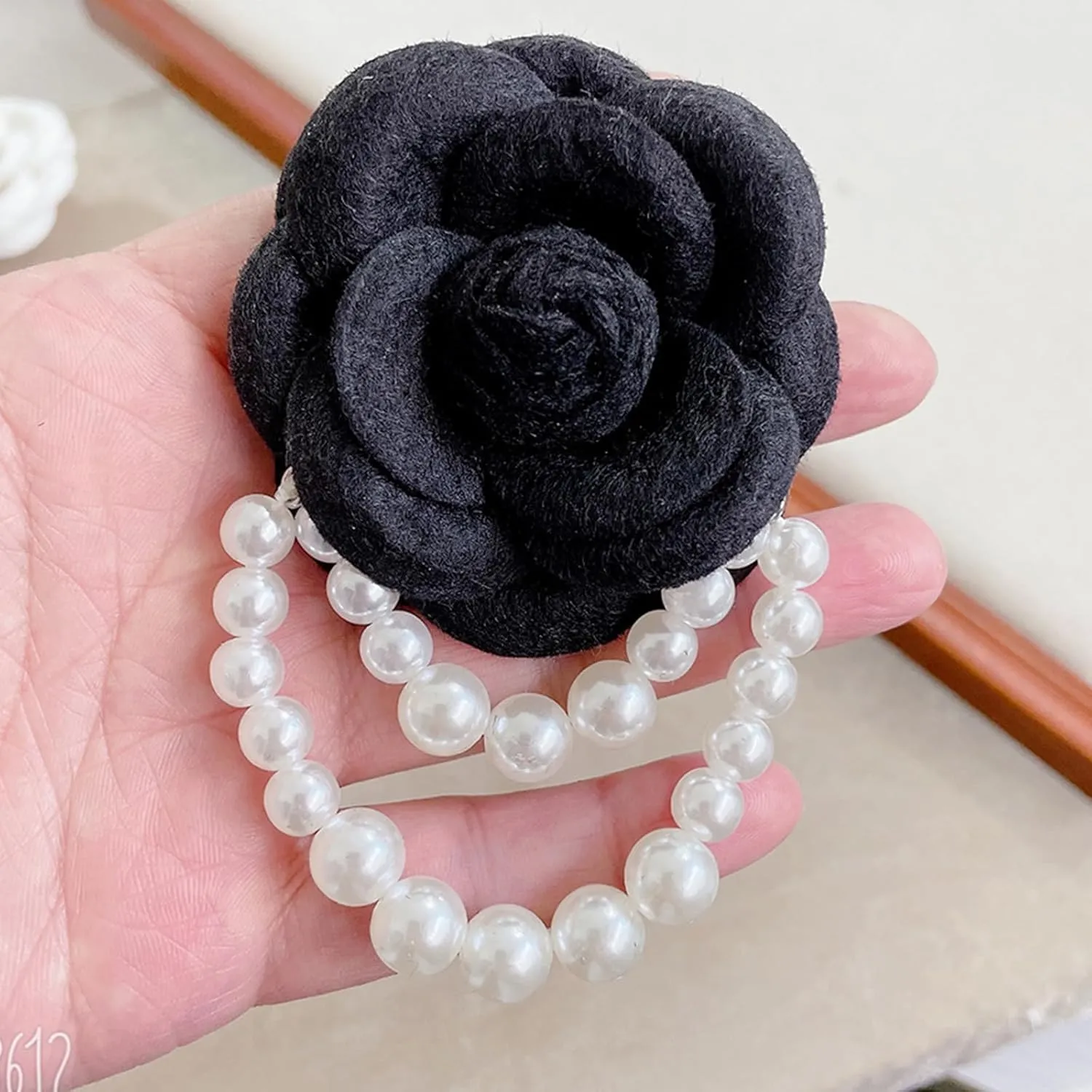 Vintage Brooch Pins for Women Wool Camellia Flower Pearl Tassel Brooches Pin Bohemian Safety Pins Bracelets Brooch Pins Shawl Clips for Women Collar Brooch Valentine's Day Christmas Birthday