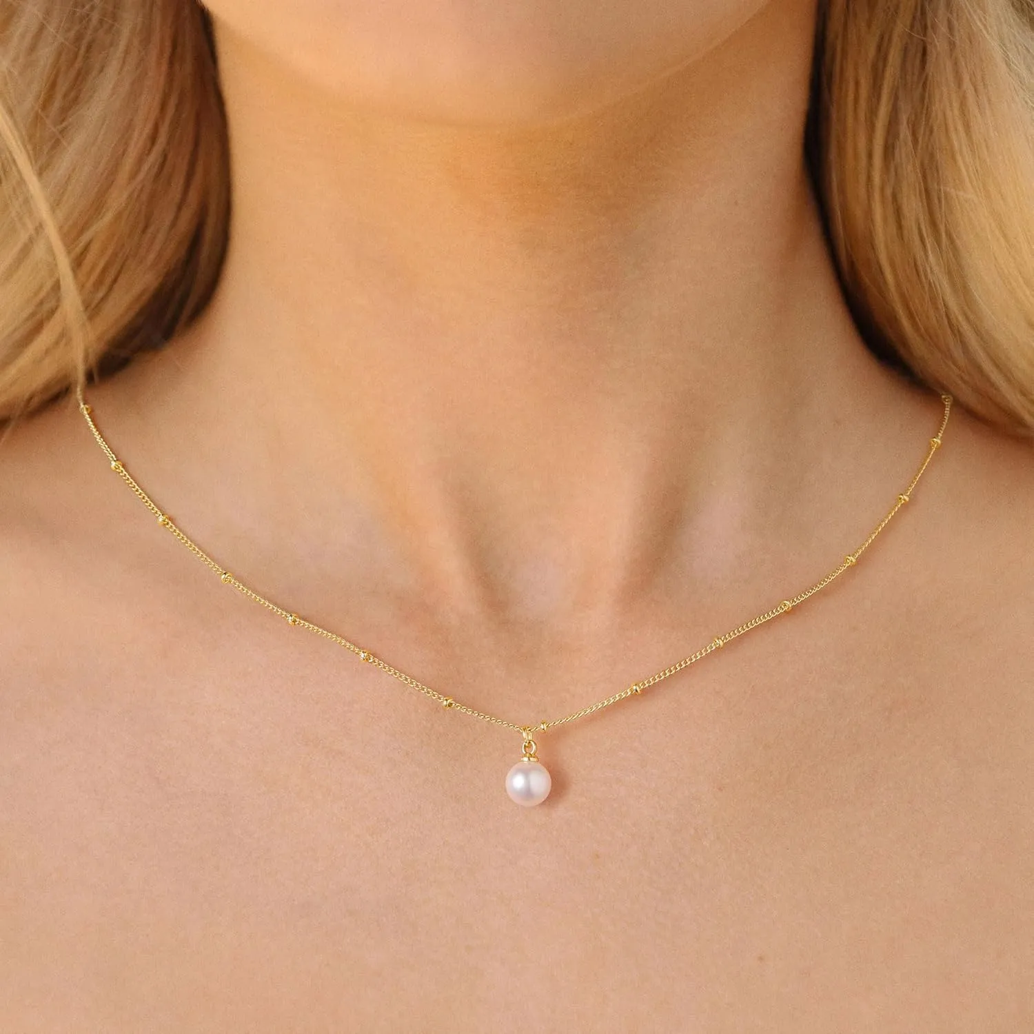 Yoosteel Gold Pearl Necklace for Women, 14K Gold Plated Pearl Pendant Necklaces Minimalist Women Gold Pearl Layered Necklace Dainty Trendy Bridal Bridesmaid Wedding Gifts Gift for Her